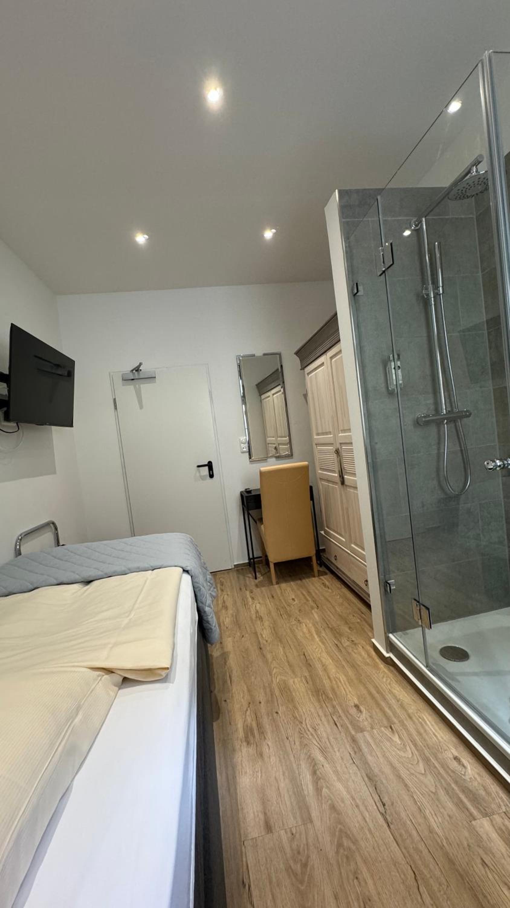 Single Room photo 3