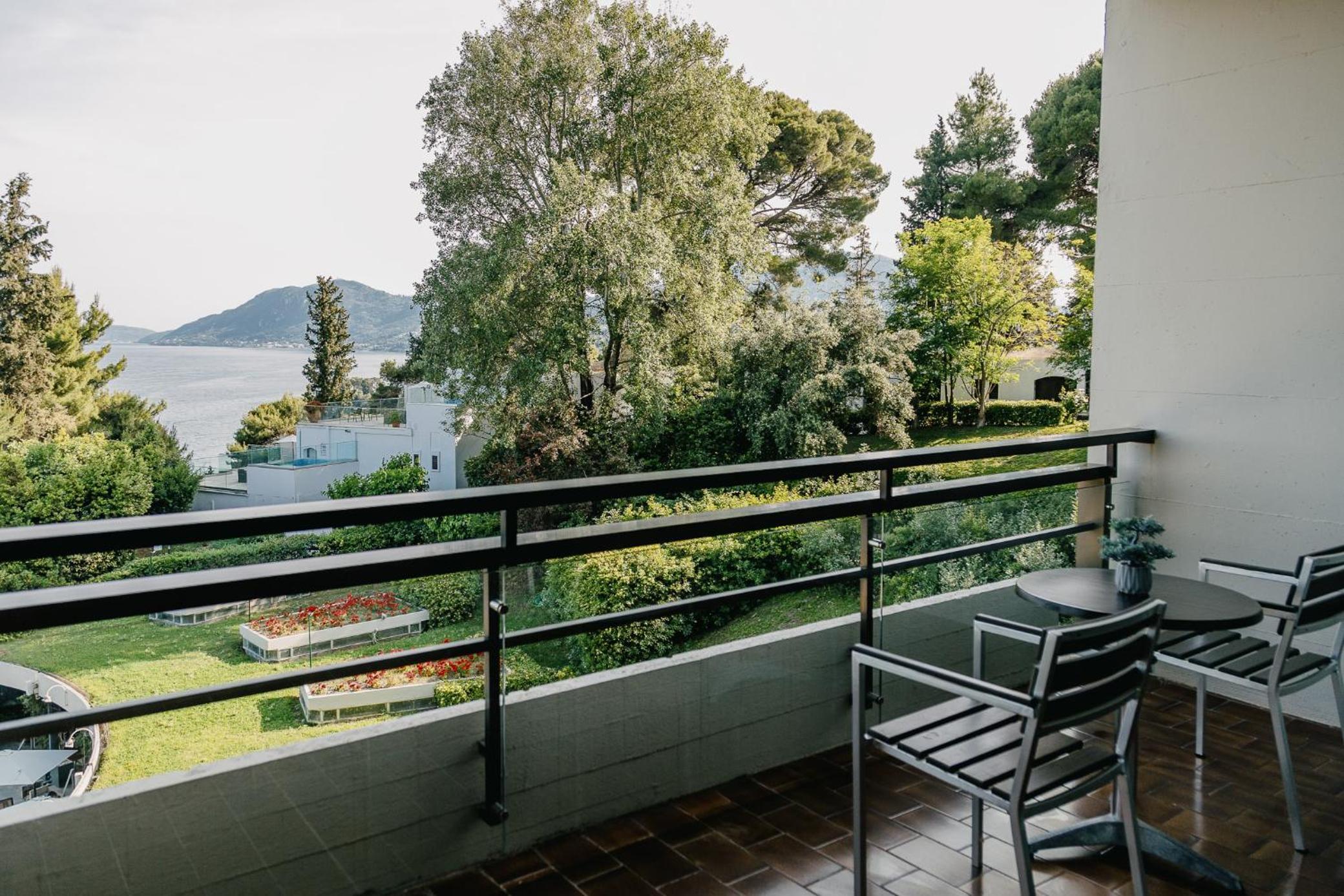 Twin Room with Sea View - Photo 2