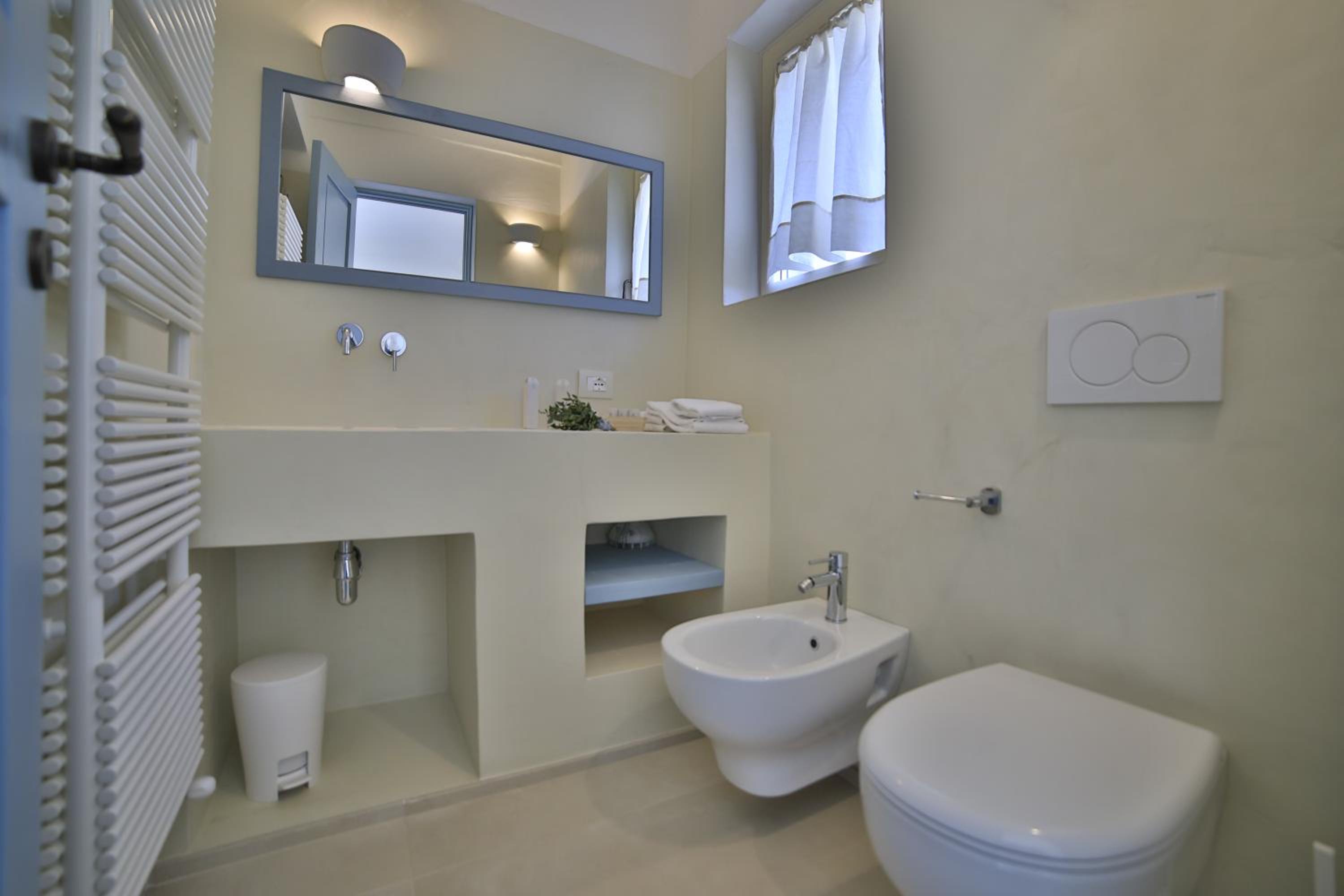 Suite - Photo 7