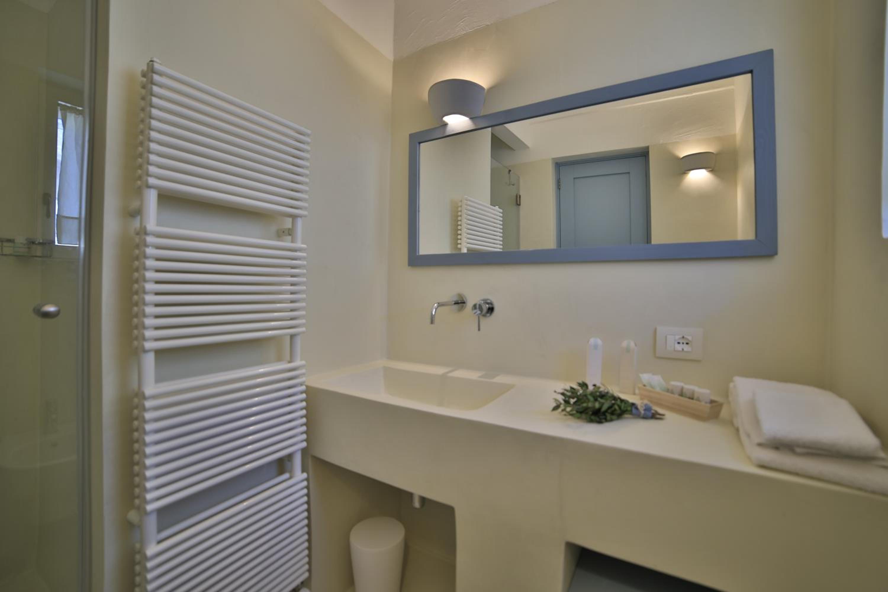 Suite - Photo 2