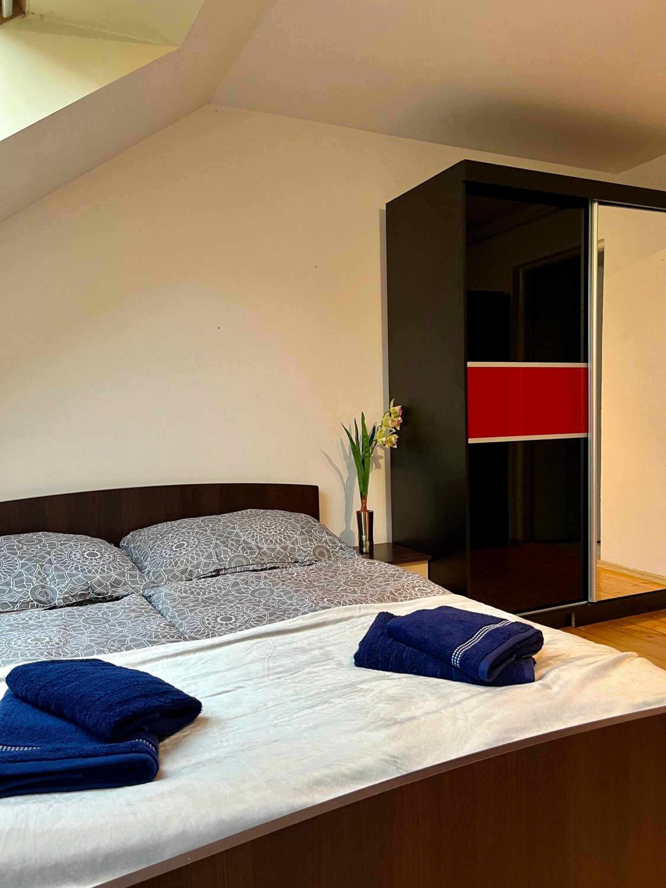 Three-Bedroom Apartment photo 3