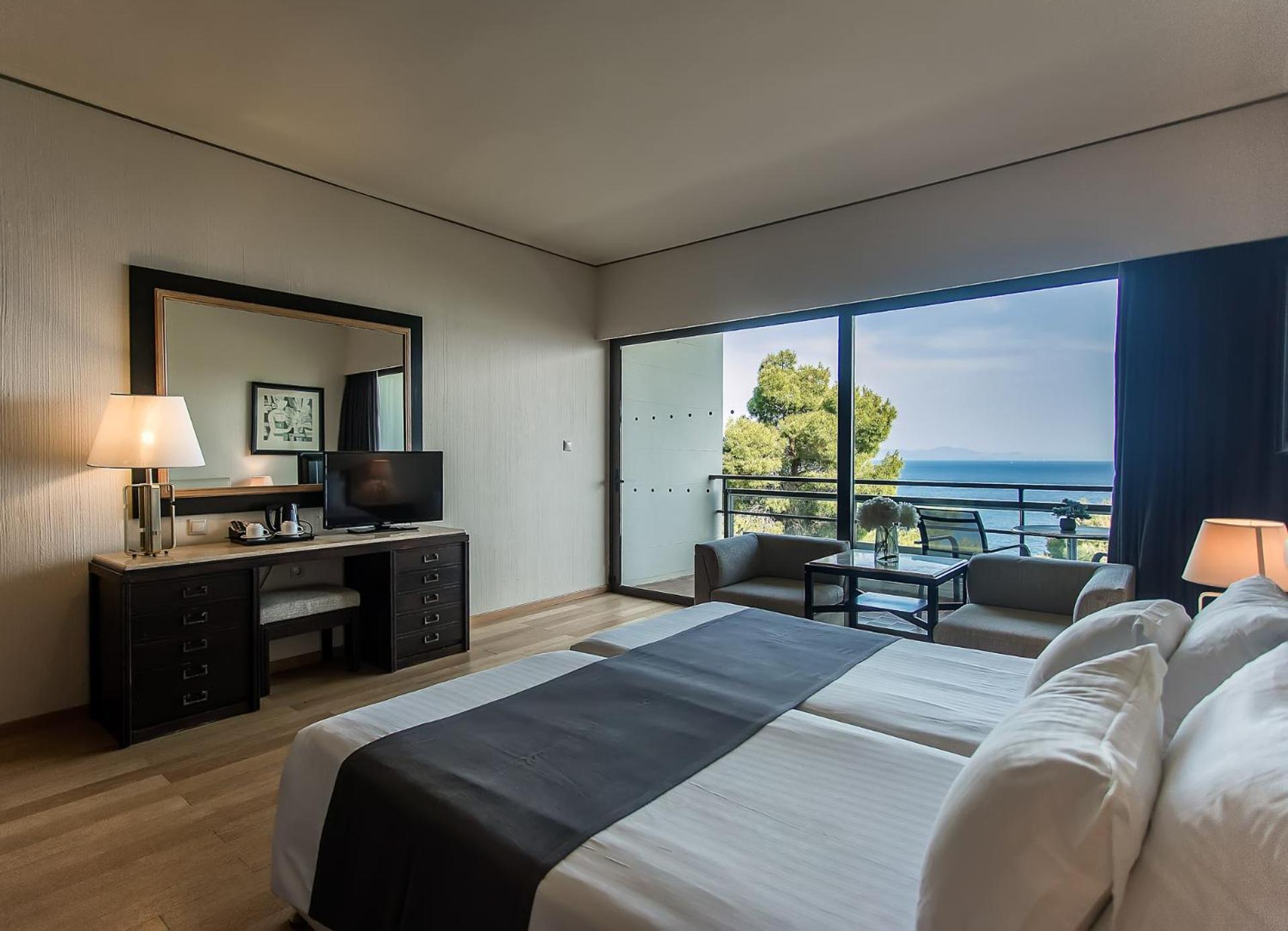 Superior Twin Room with Sea View - Photo 2