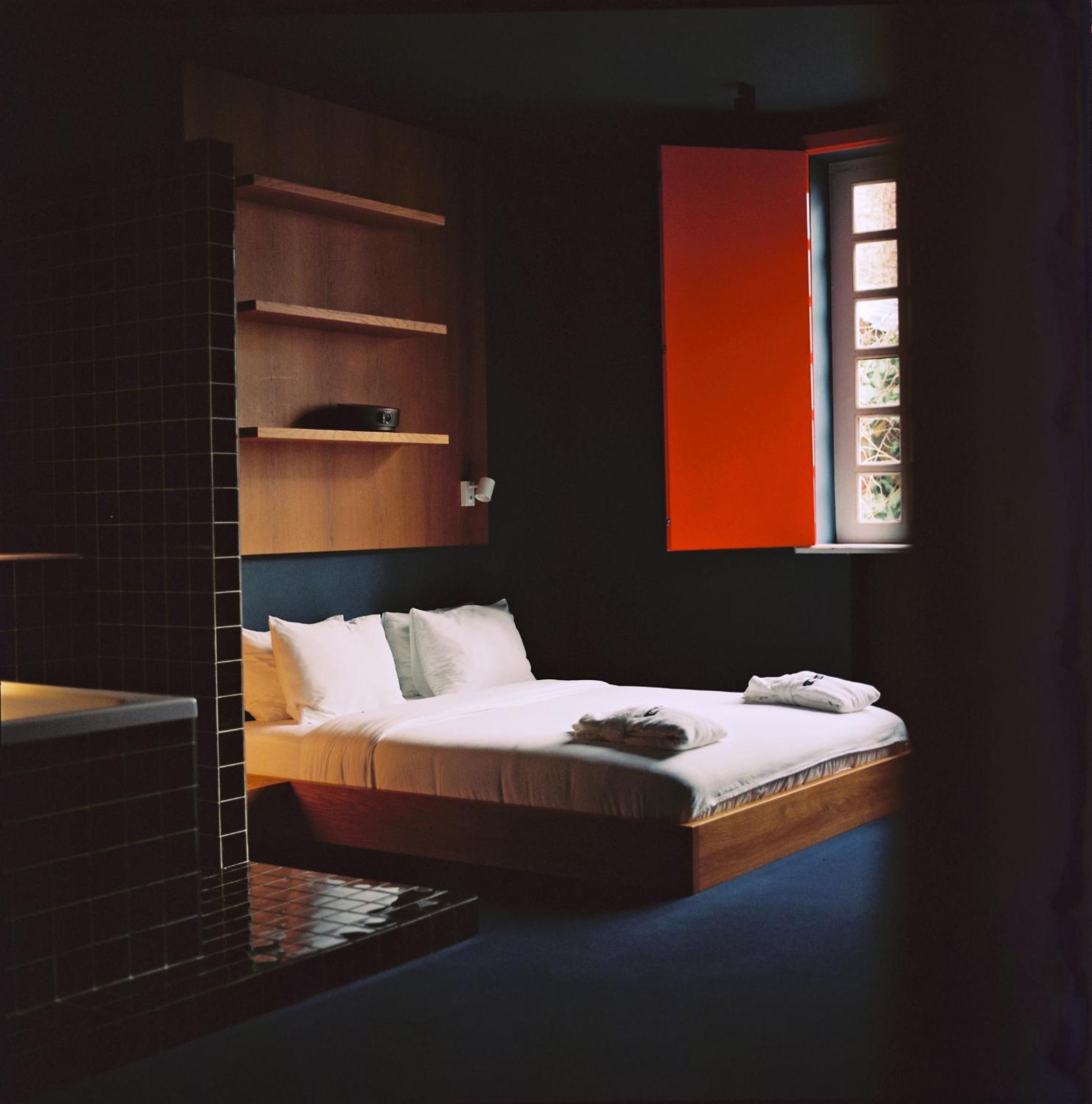 Deluxe Double Room with Bath - Photo 1