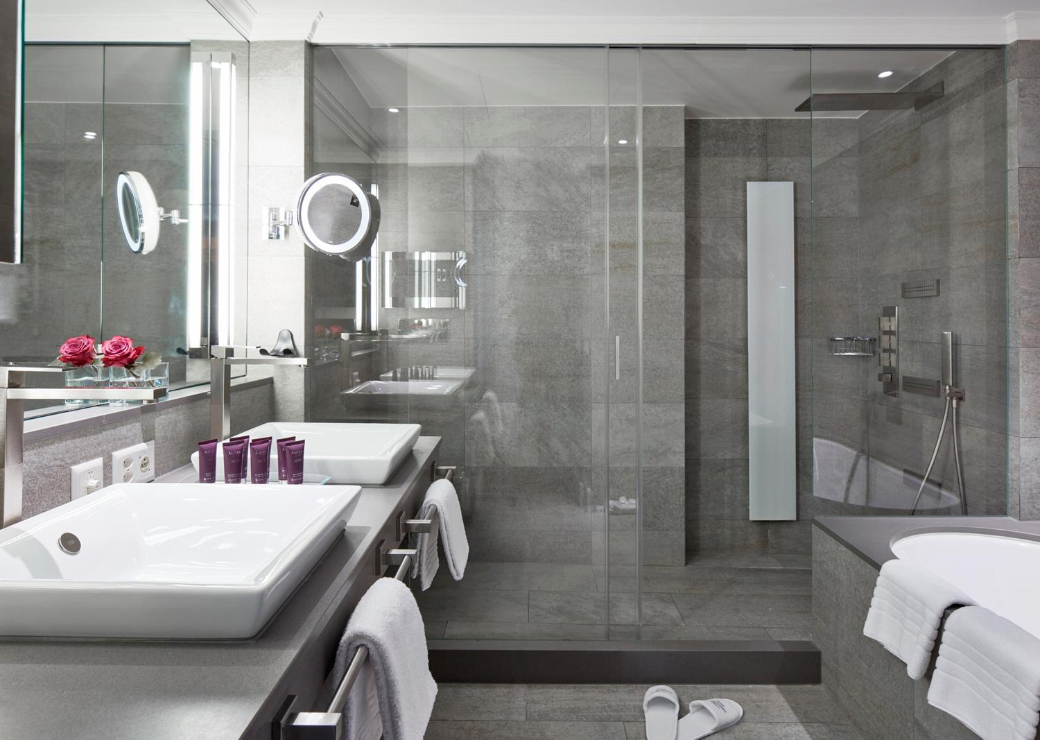 Suite with Sauna