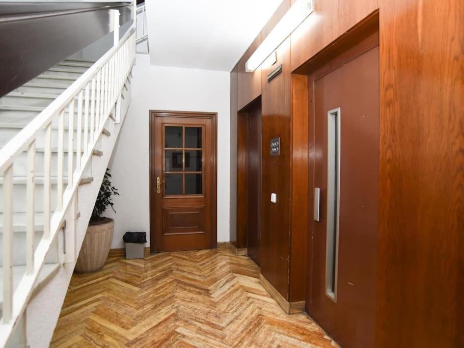 Three-Bedroom Apartment photo 2