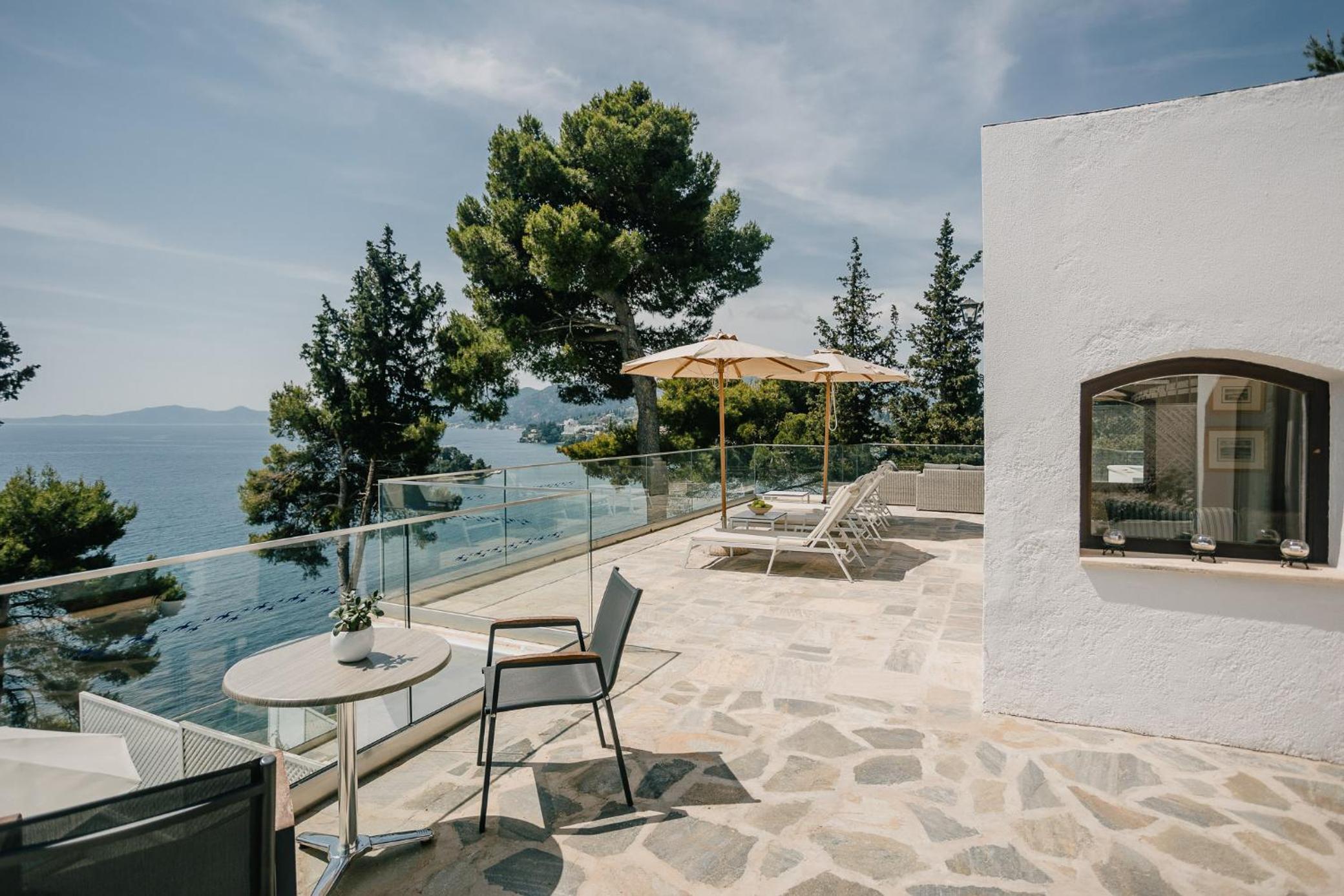 Deluxe Family Bungalow with Private Pool - Photo 9