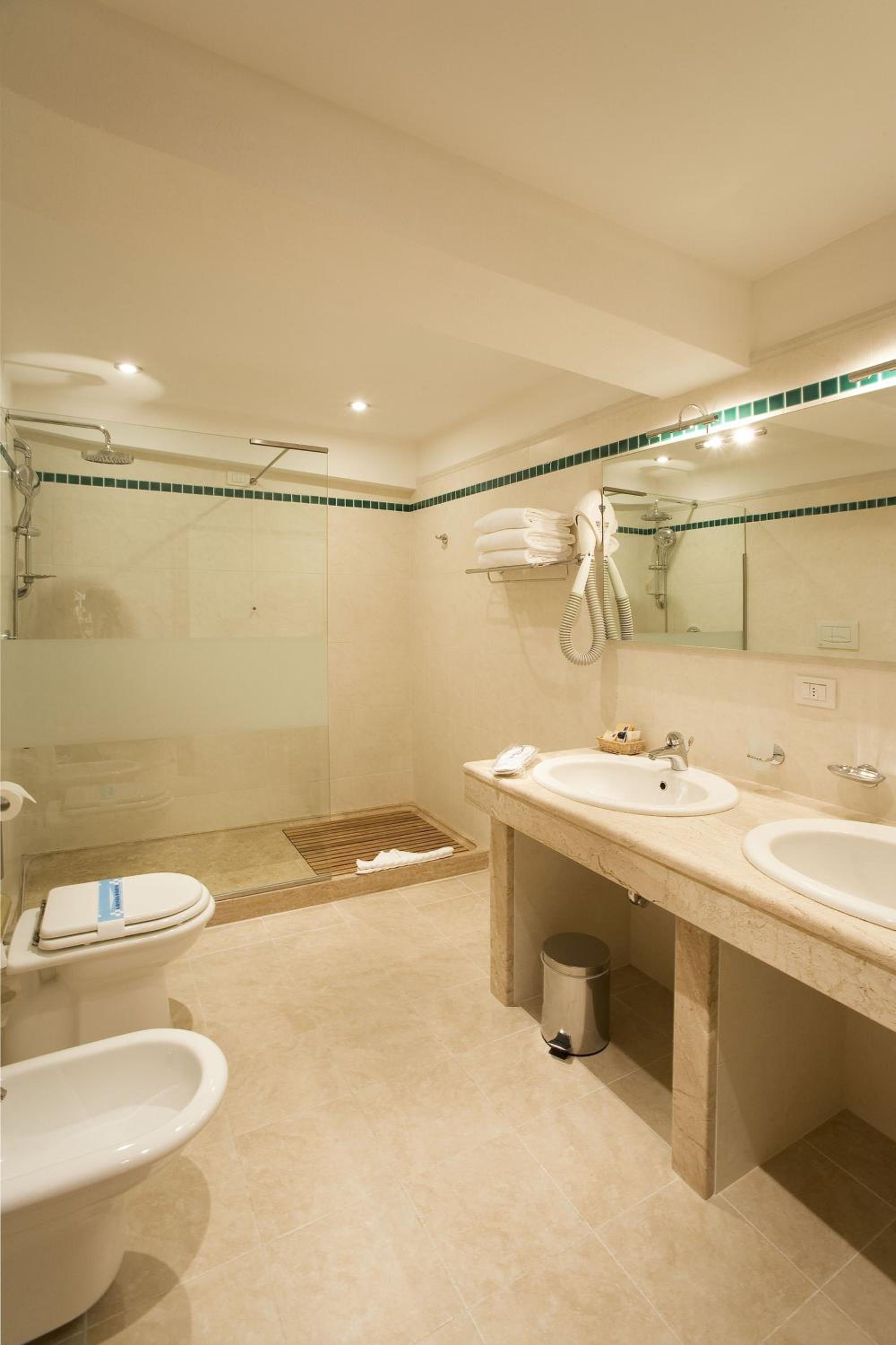 Junior Suite with Sea View - Photo 9