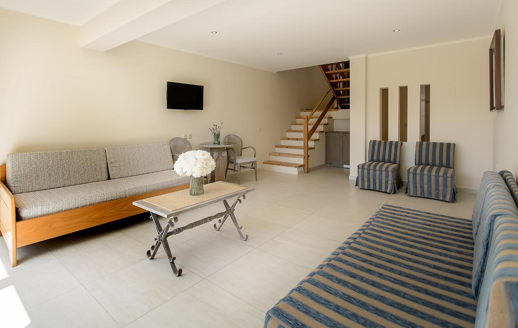 Deluxe Bungalow with Garden View - Photo 6