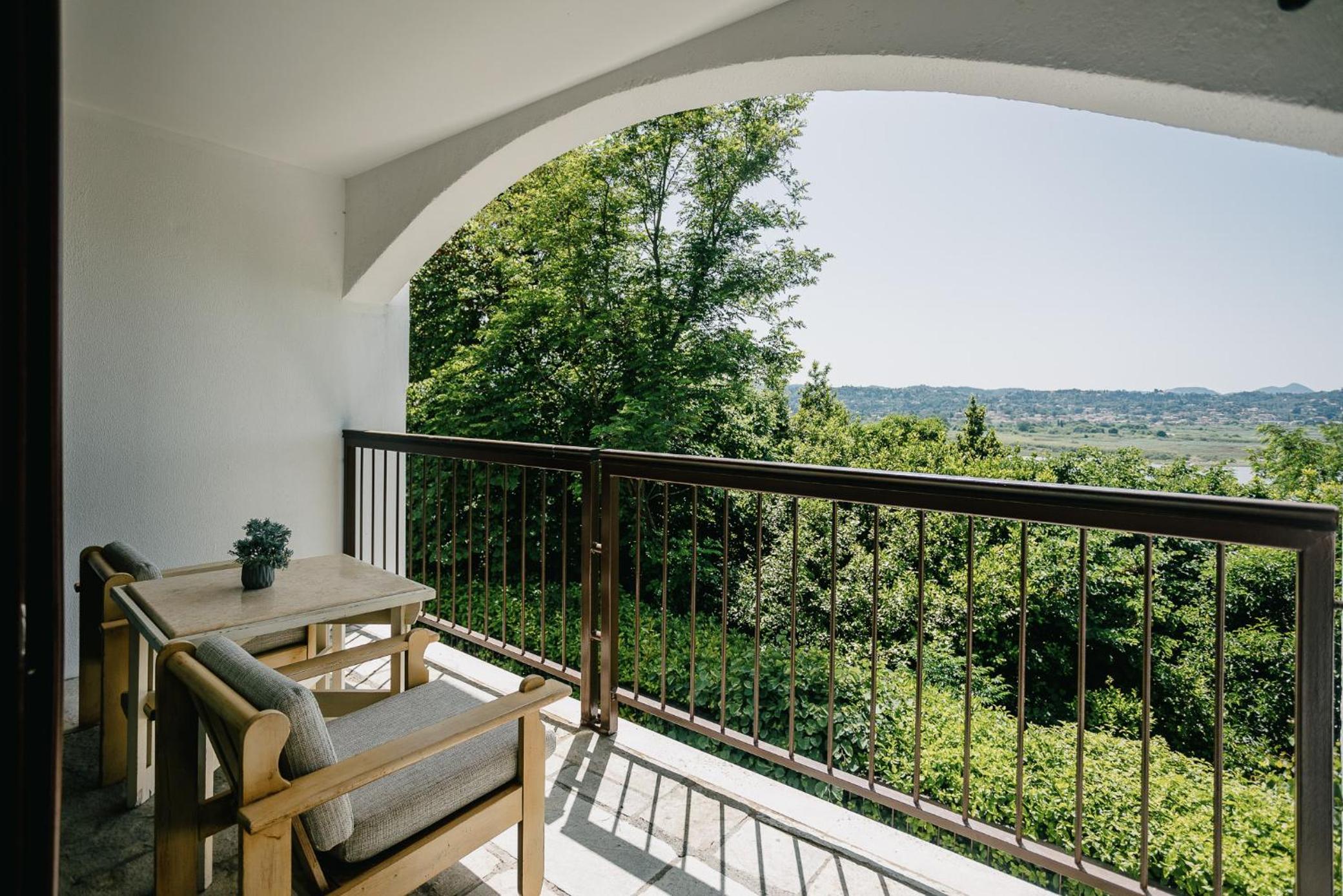 Deluxe Bungalow with Garden View - Photo 2