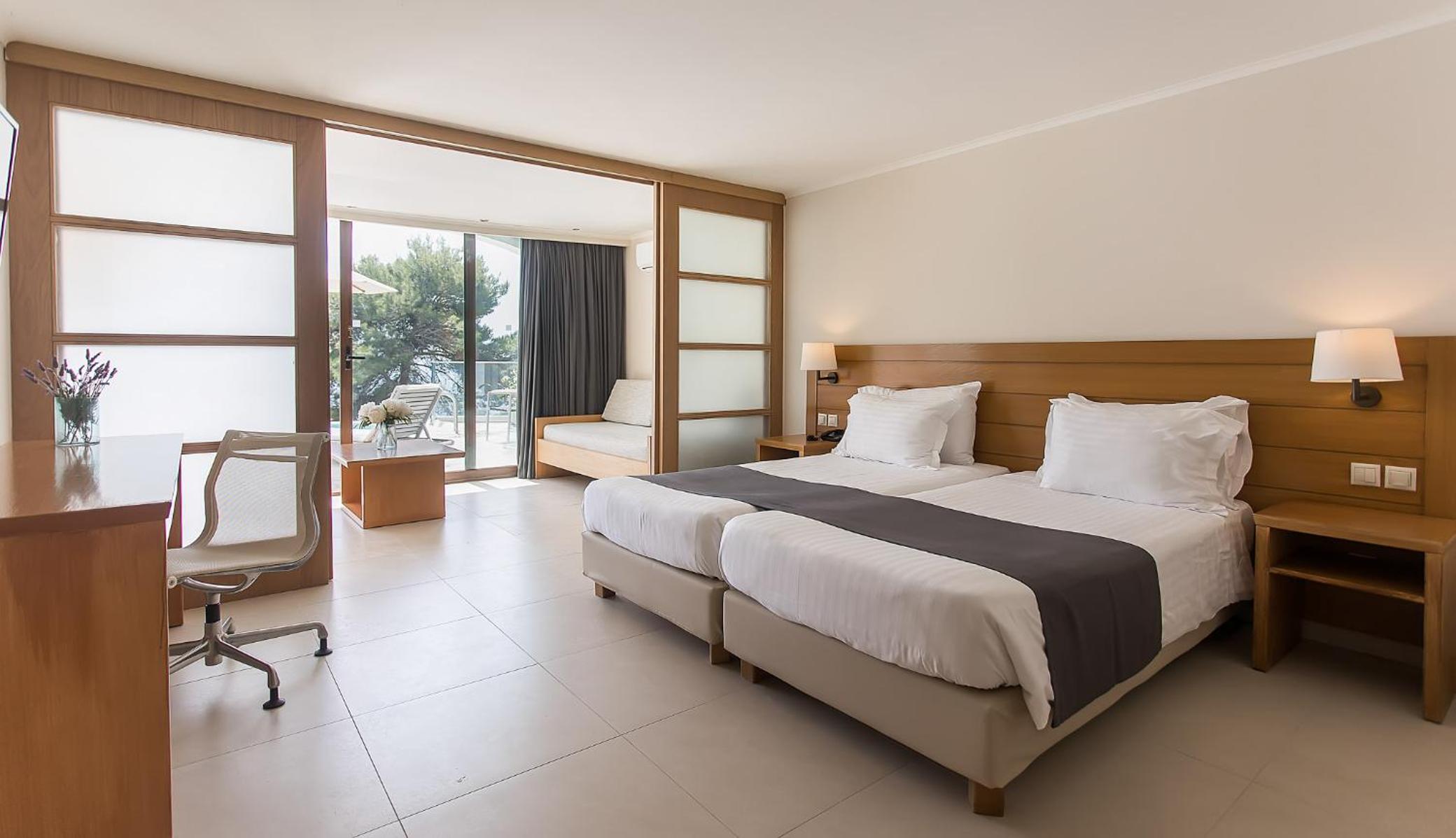 Deluxe Bungalow Sea View with Sharing Pool - Photo 1