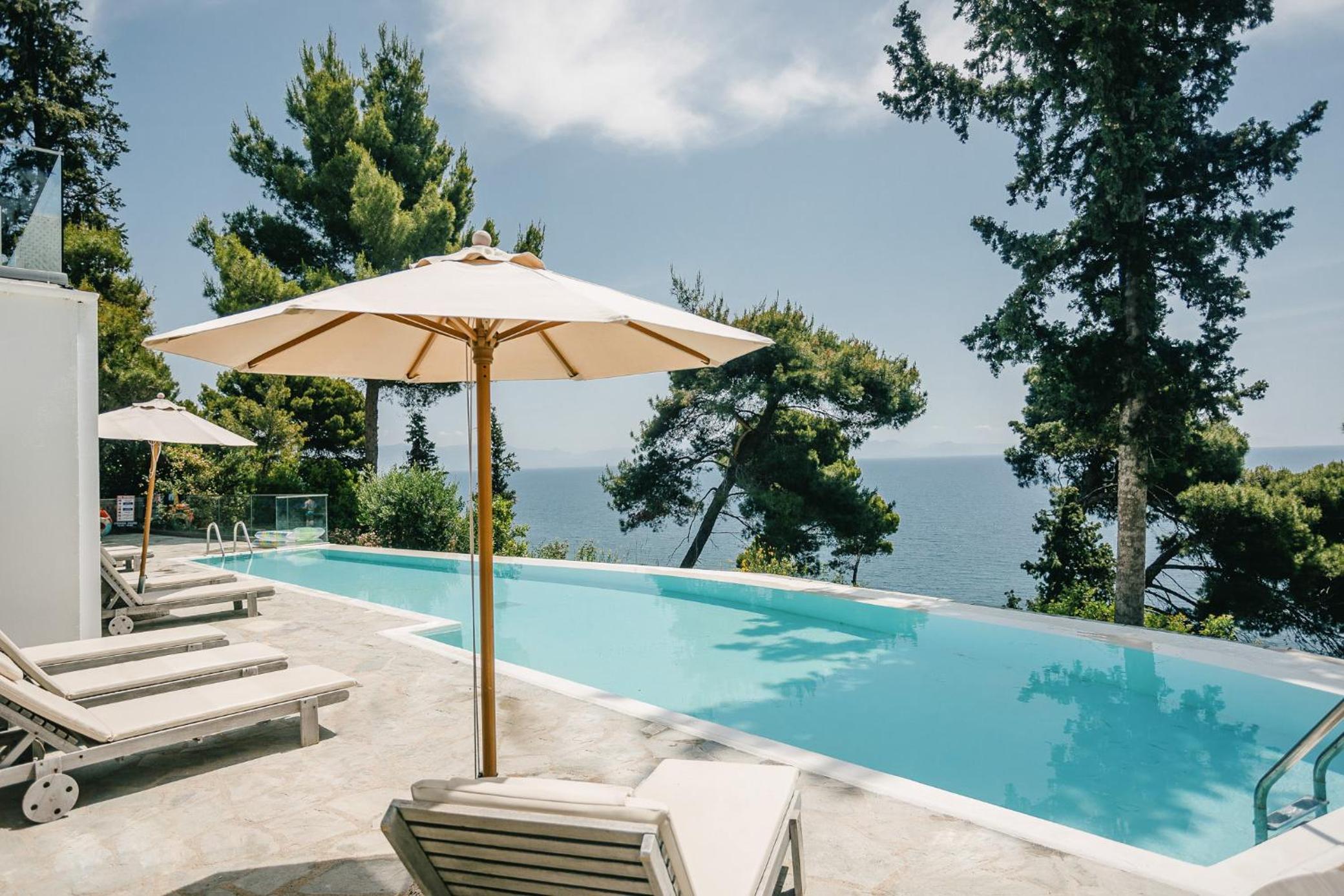 Deluxe Bungalow Sea View with Sharing Pool - Photo 2