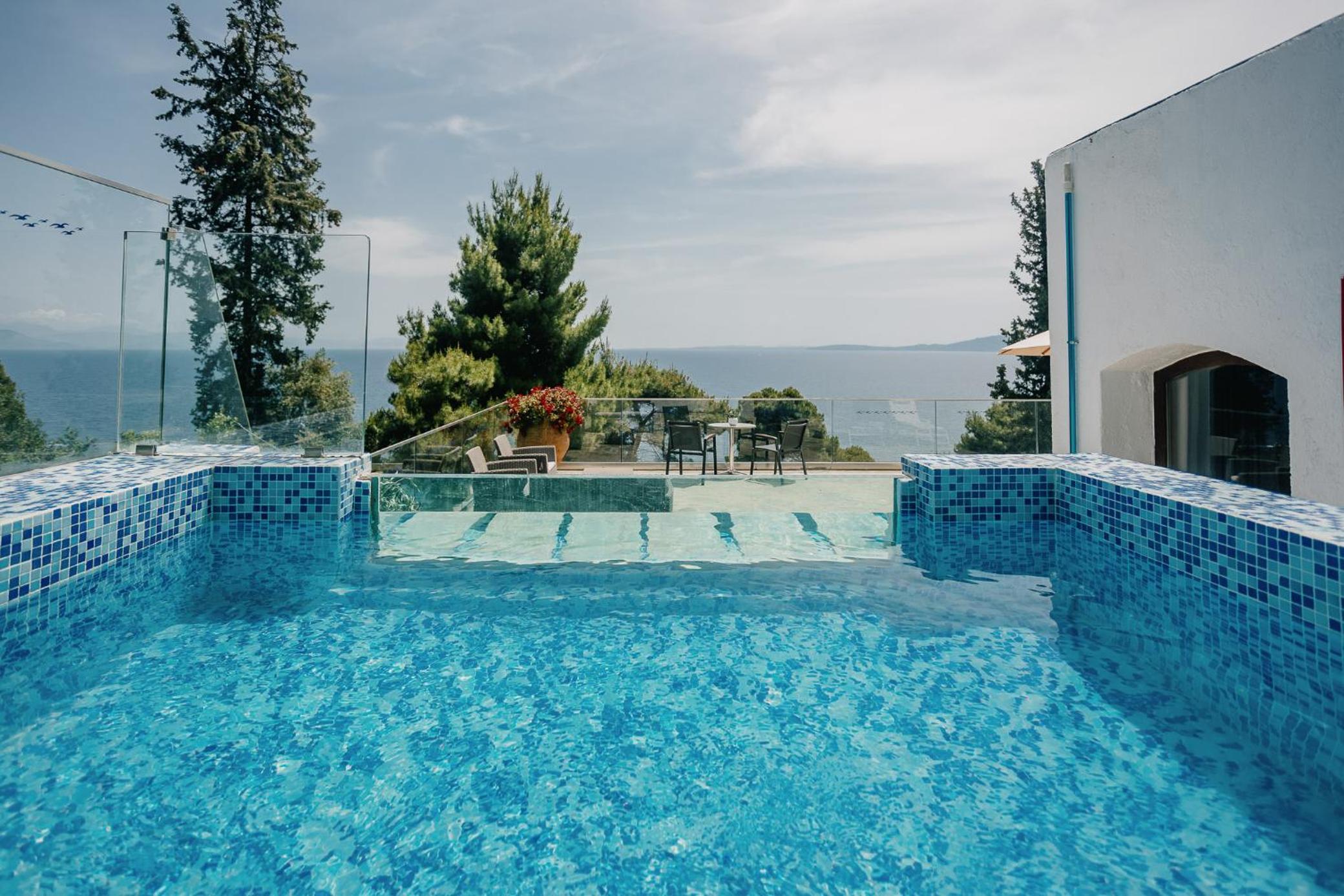 Superior Bungalow Sea View with Private Pool - Photo 6