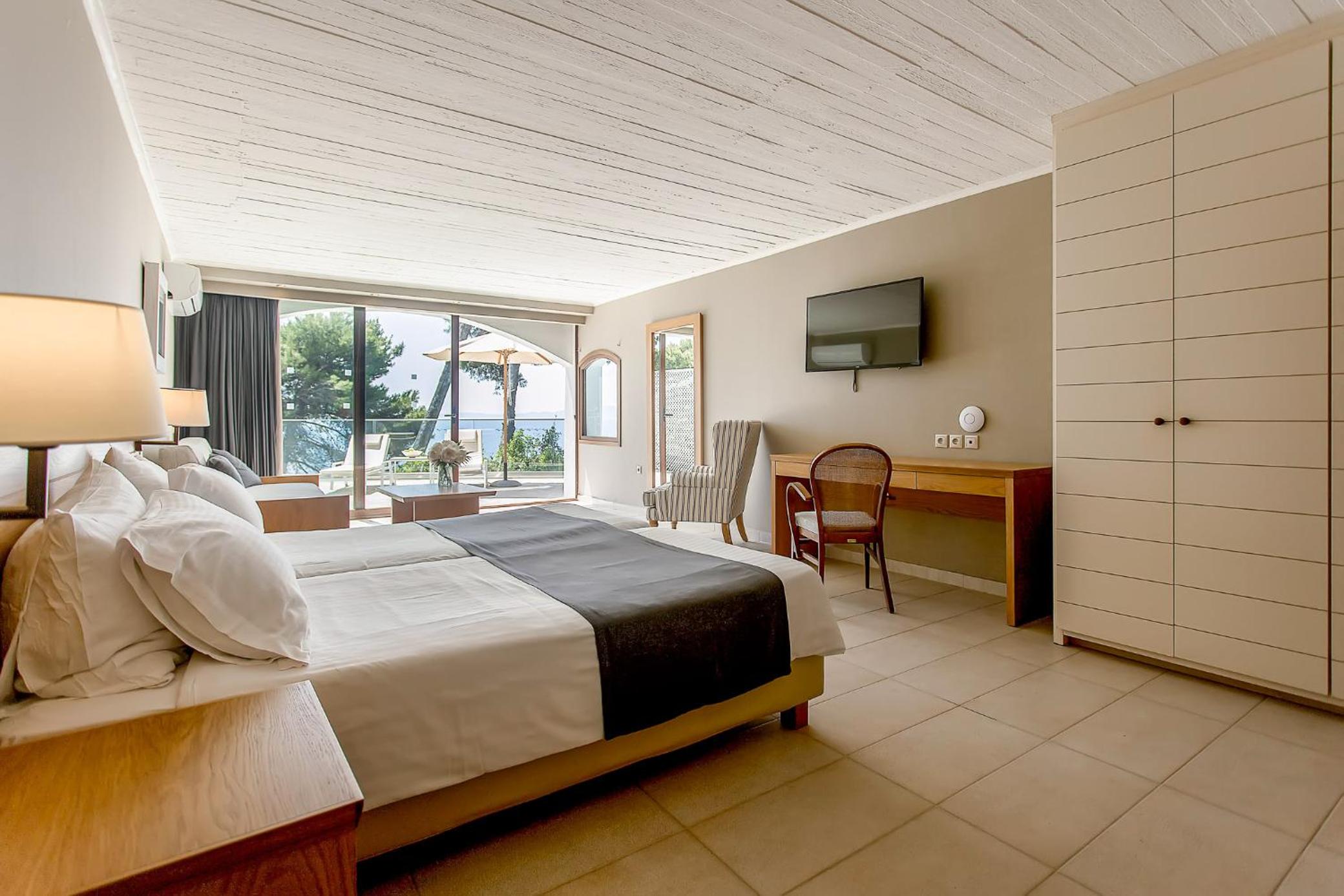 Premium Family Bungalow Sea View with Private Pool