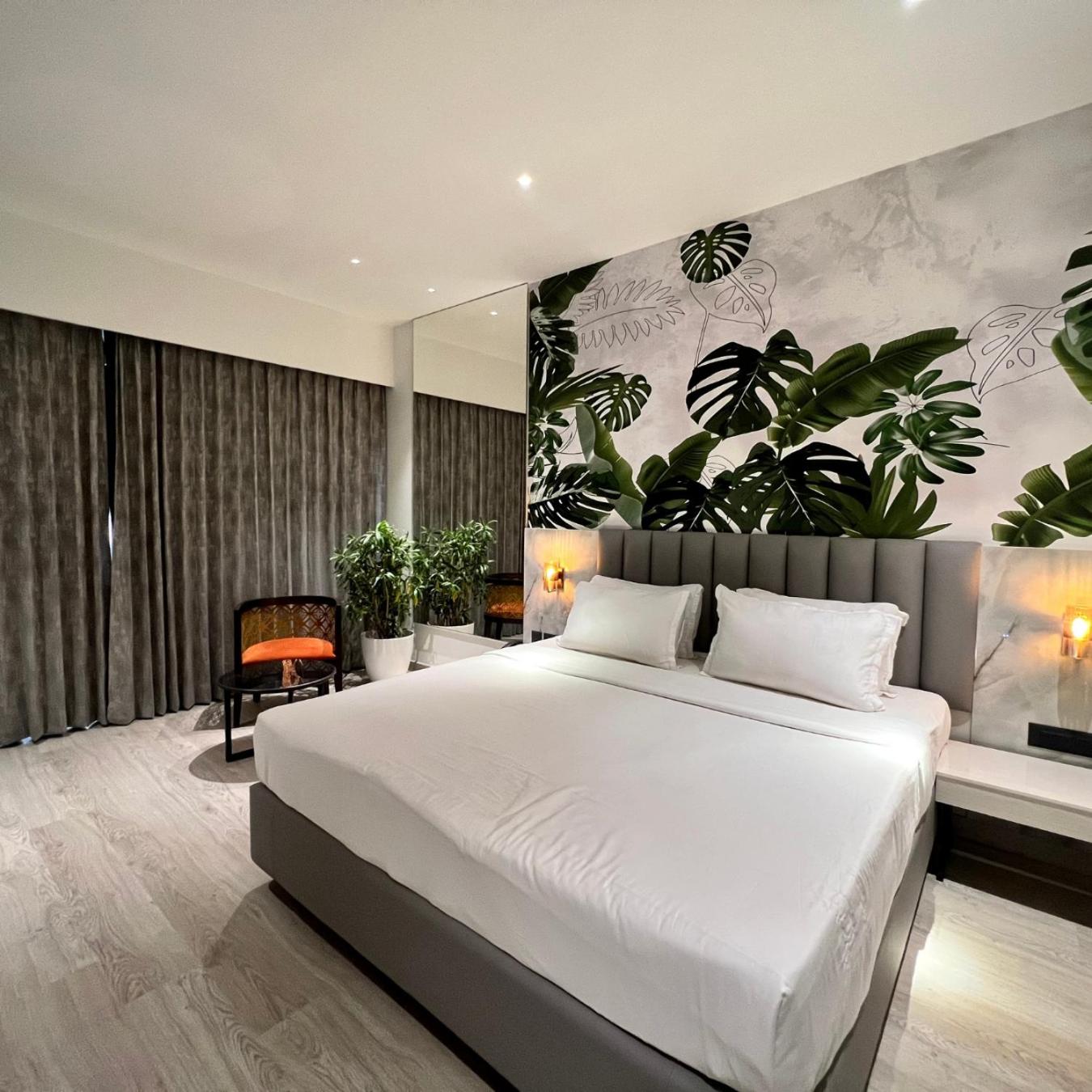 Deluxe King Room photo 3