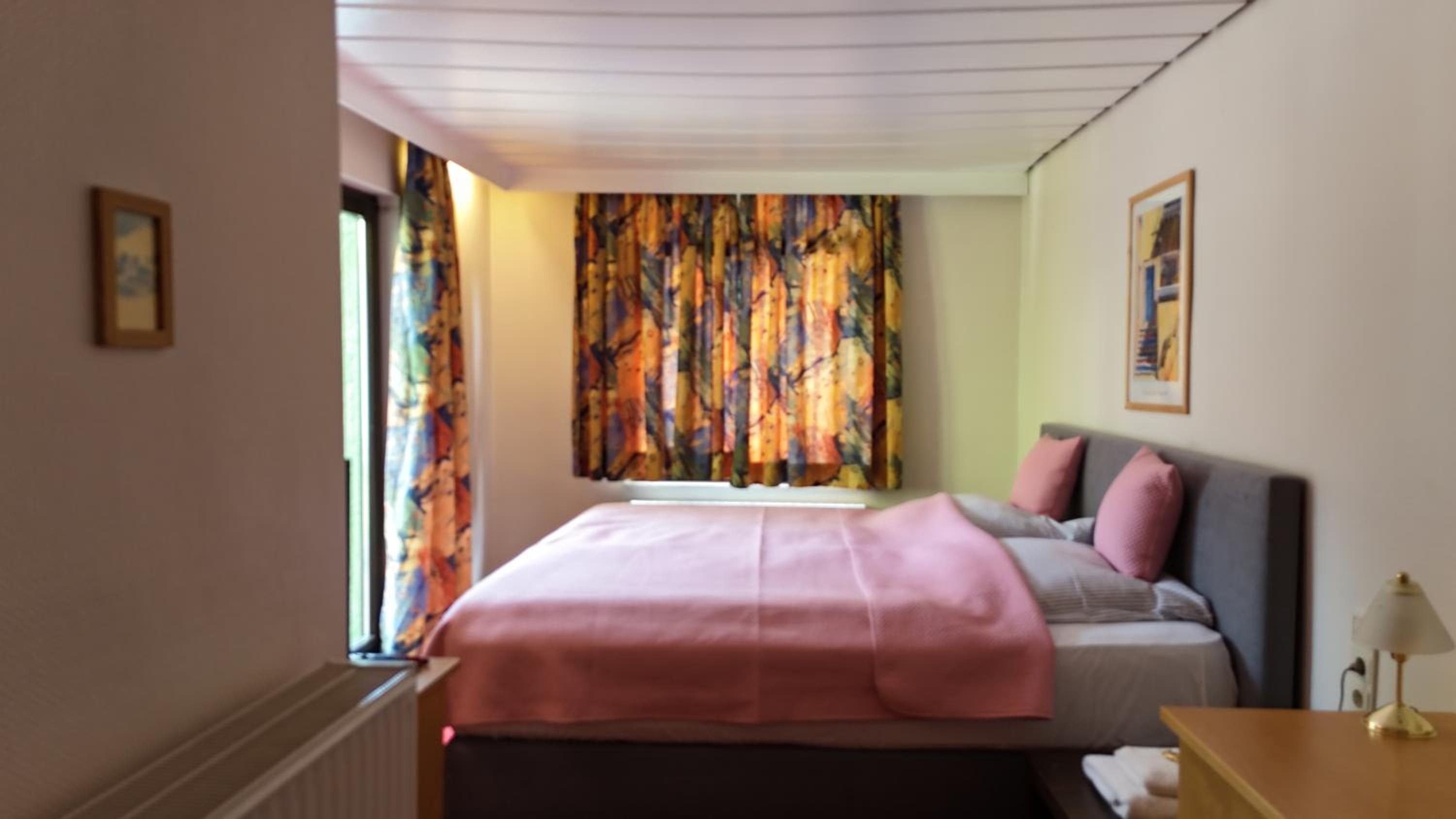 Quadruple Room with Balcony - Photo 2