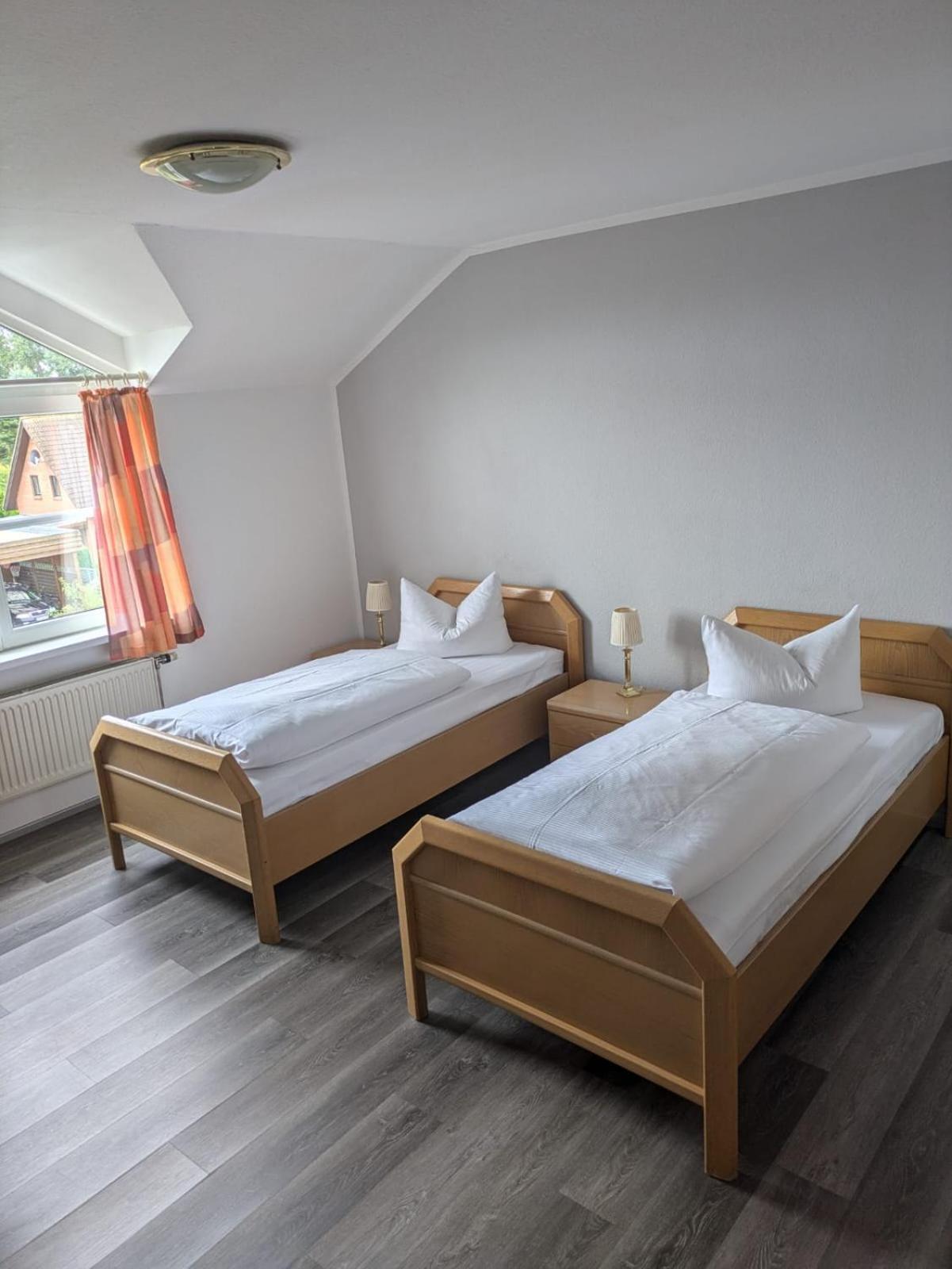 Twin Room - Photo 1