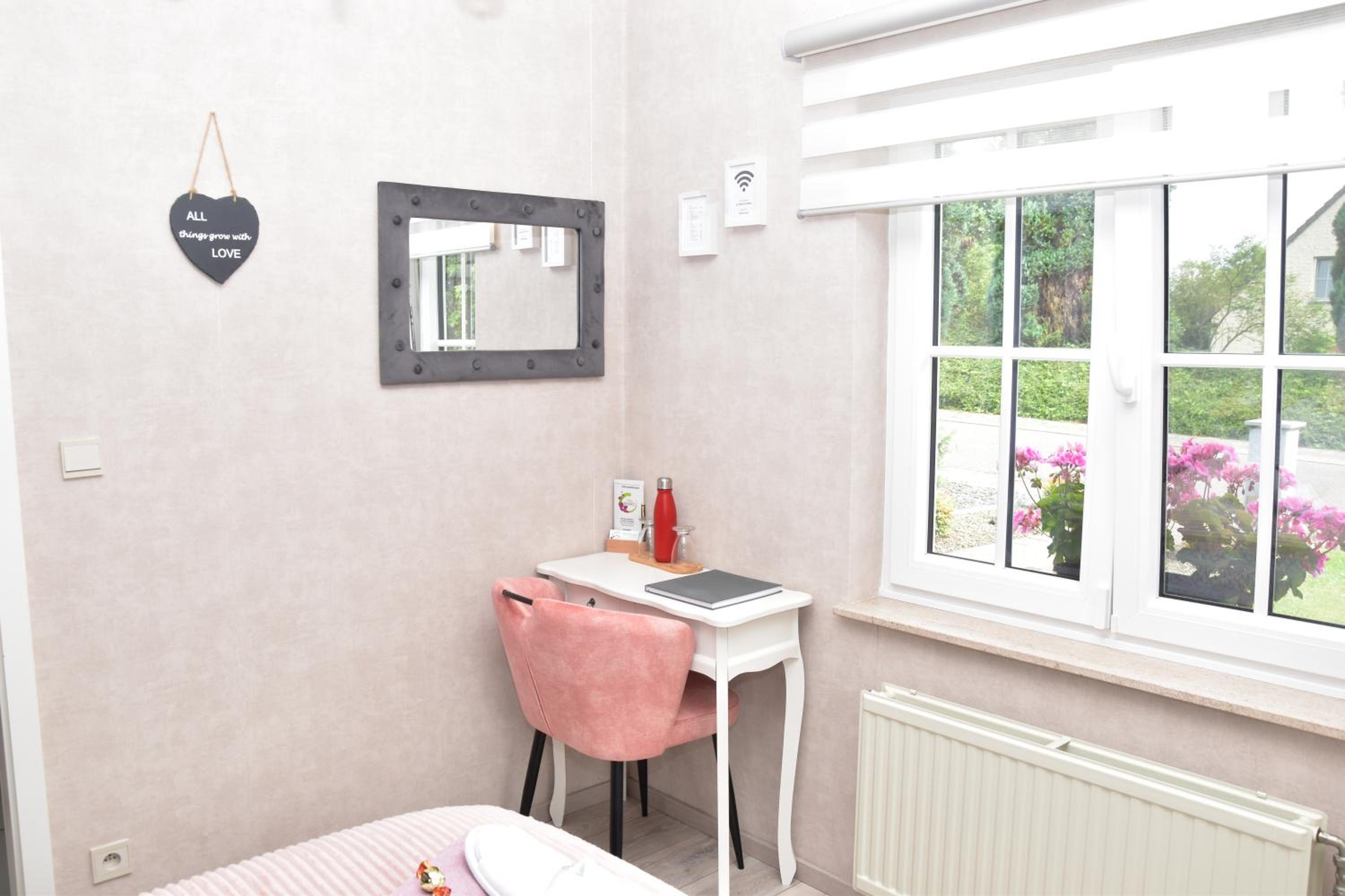 Double Room with Private Bathroom photo 2