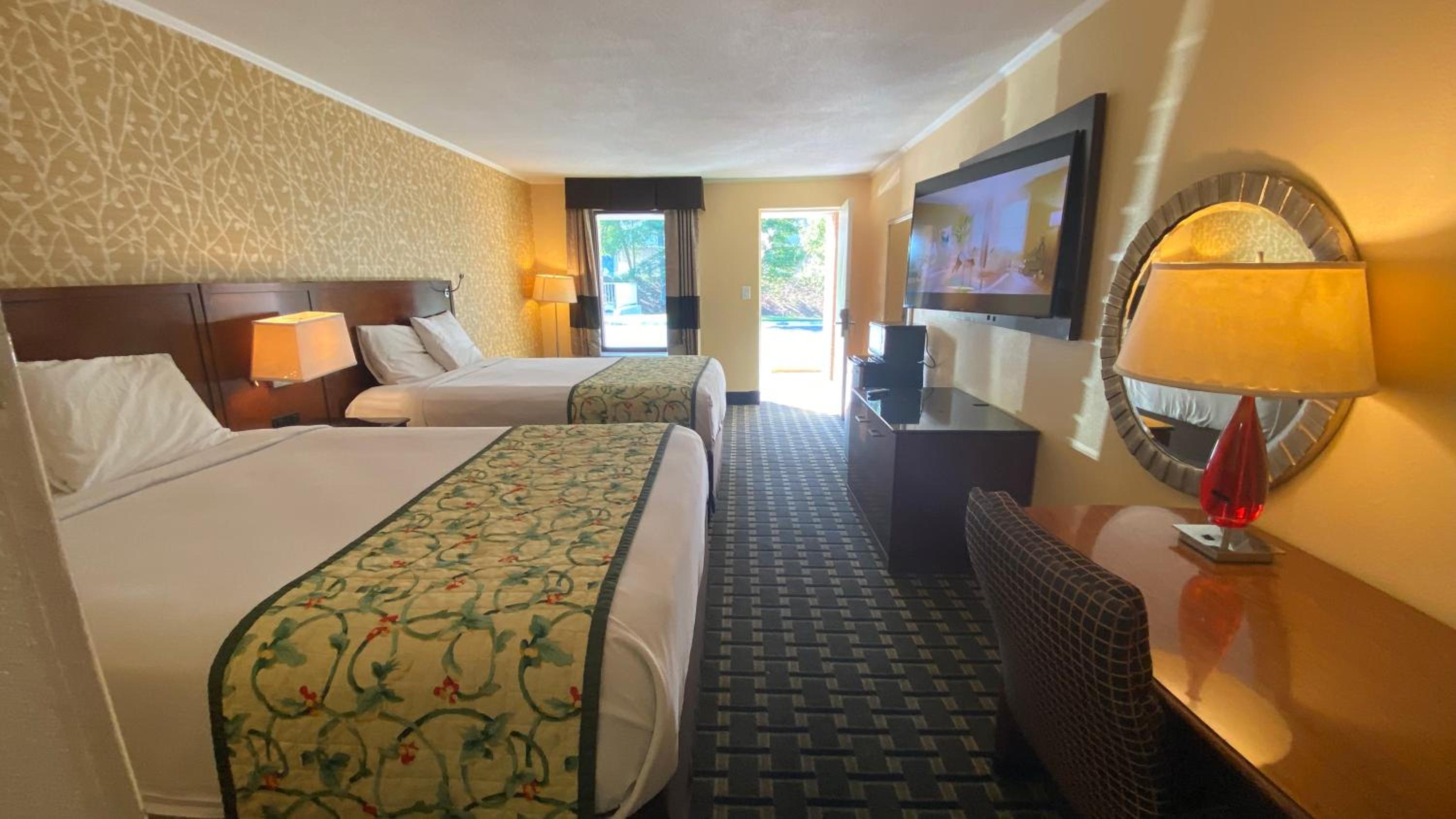 Deluxe Double Room (1 Adult + 2 Children) photo 3