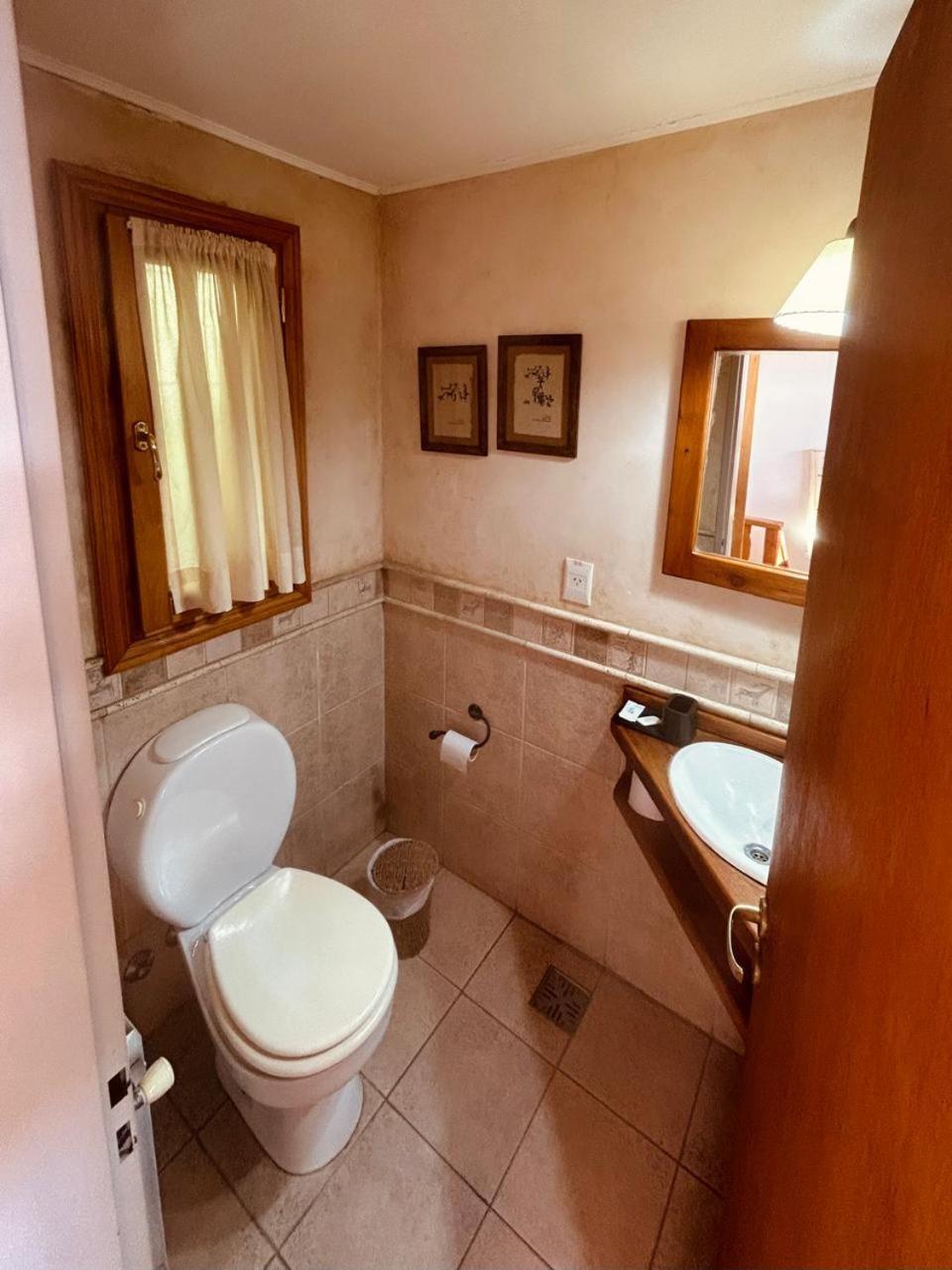 One-Bedroom Bungalow with Lake View photo 3
