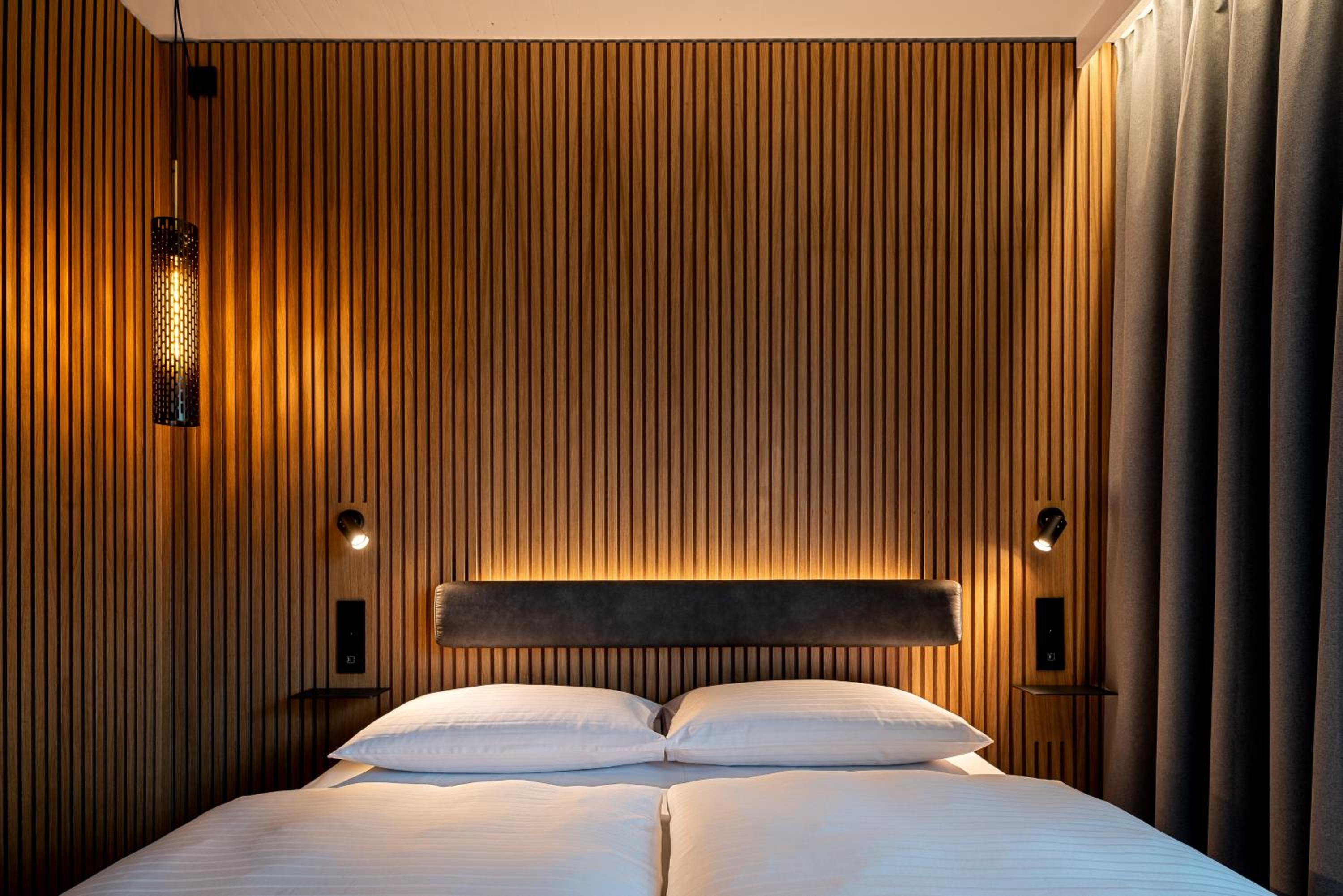 Standard Double Room - Photo 12