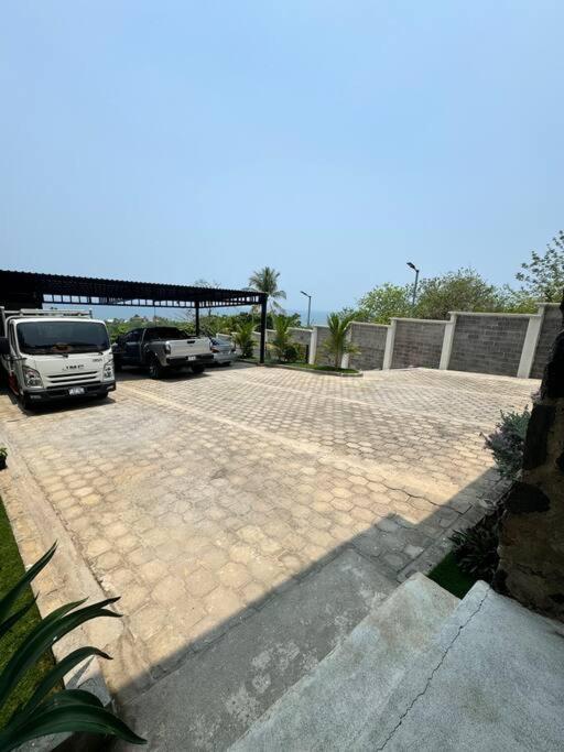 Villa photo 2