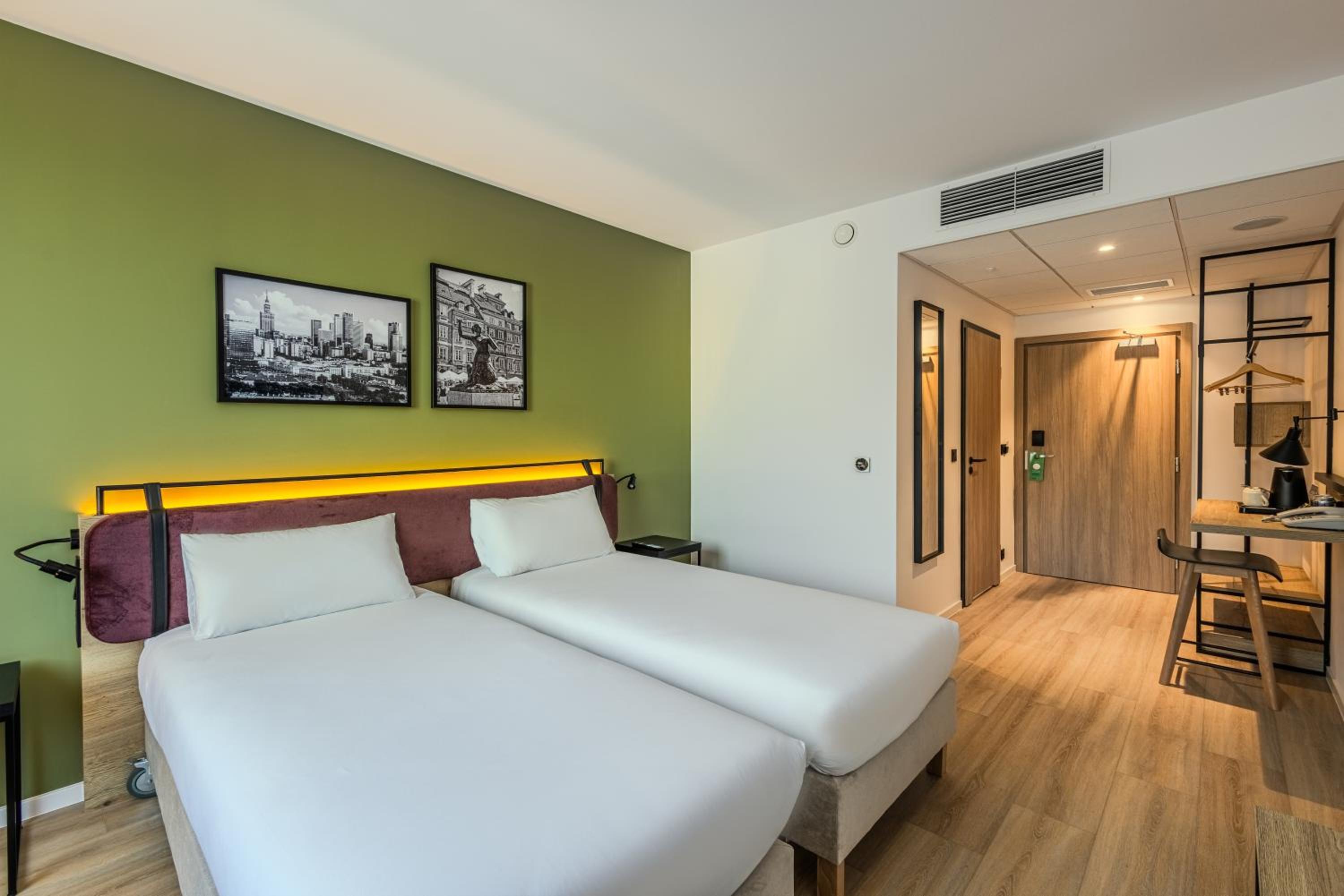 Standard Twin Room - Photo 14