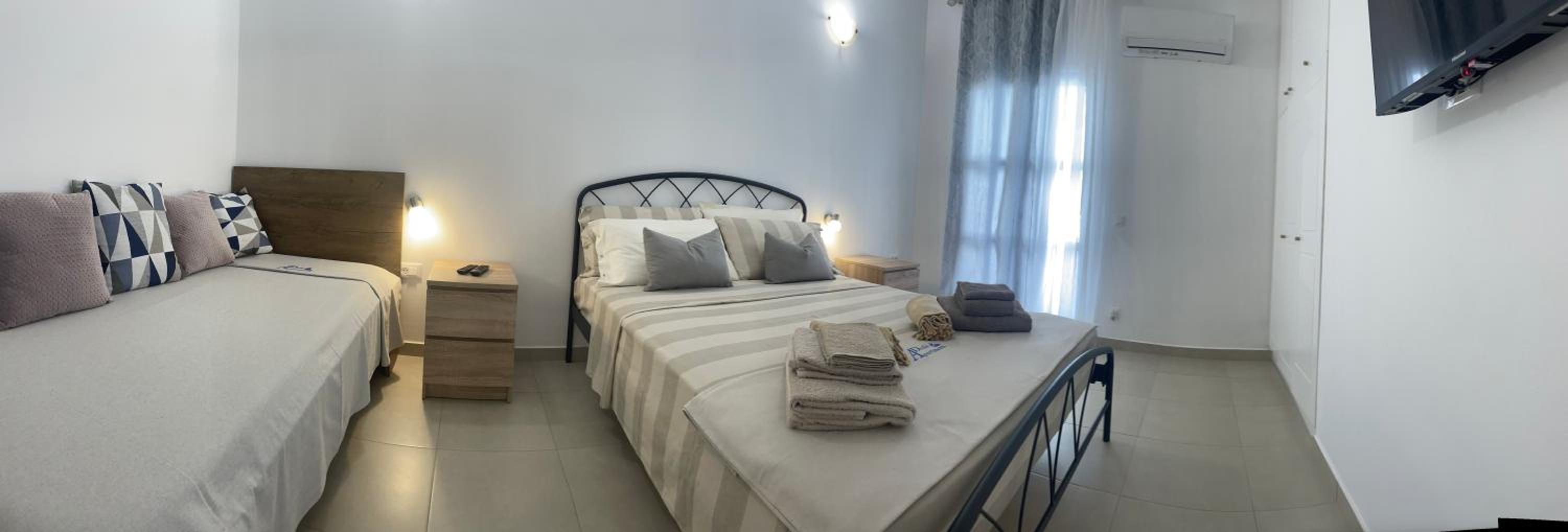 One-Bedroom House photo 1
