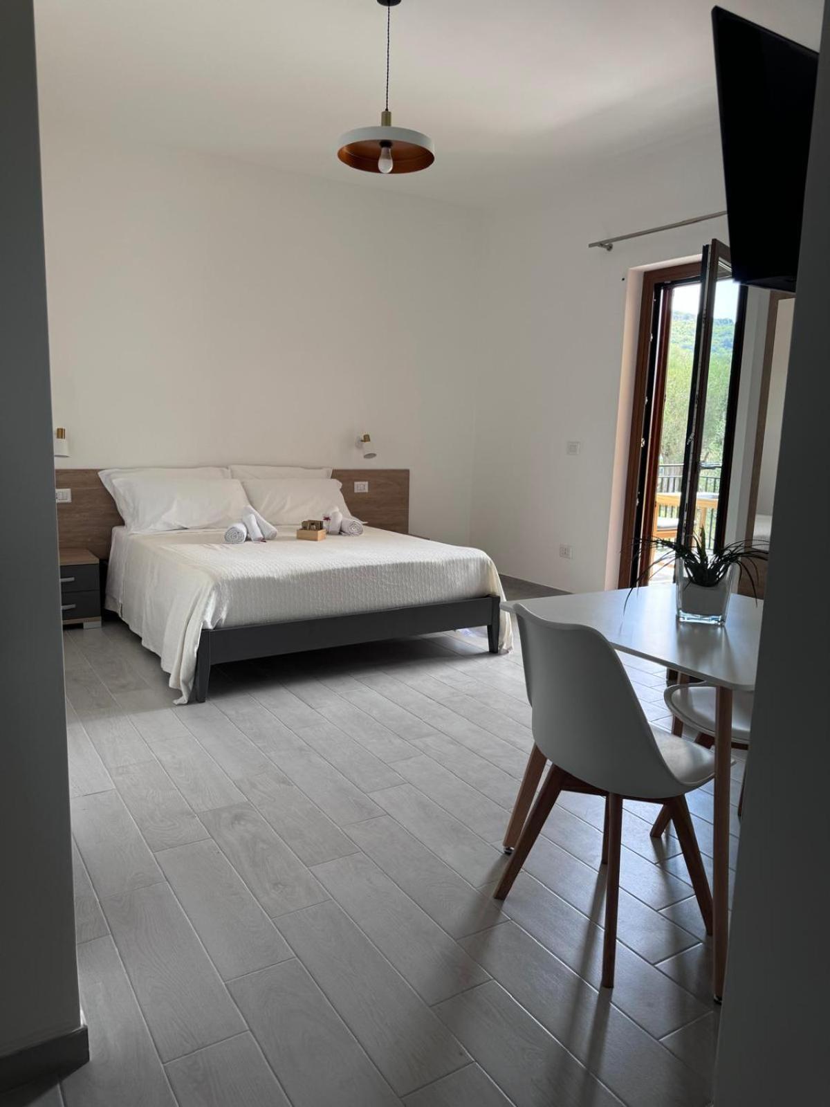 One-Bedroom House photo 2