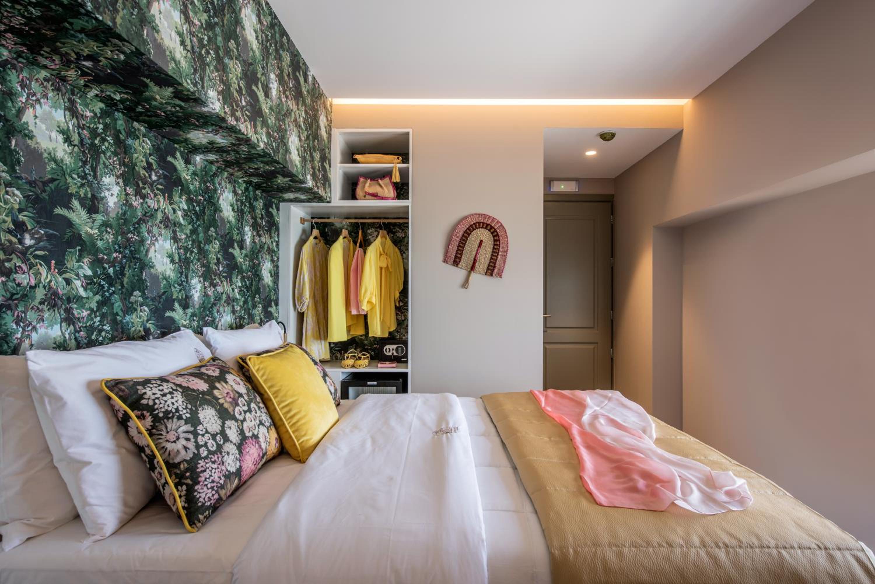 Deluxe Double Room with Sea View - Photo 1