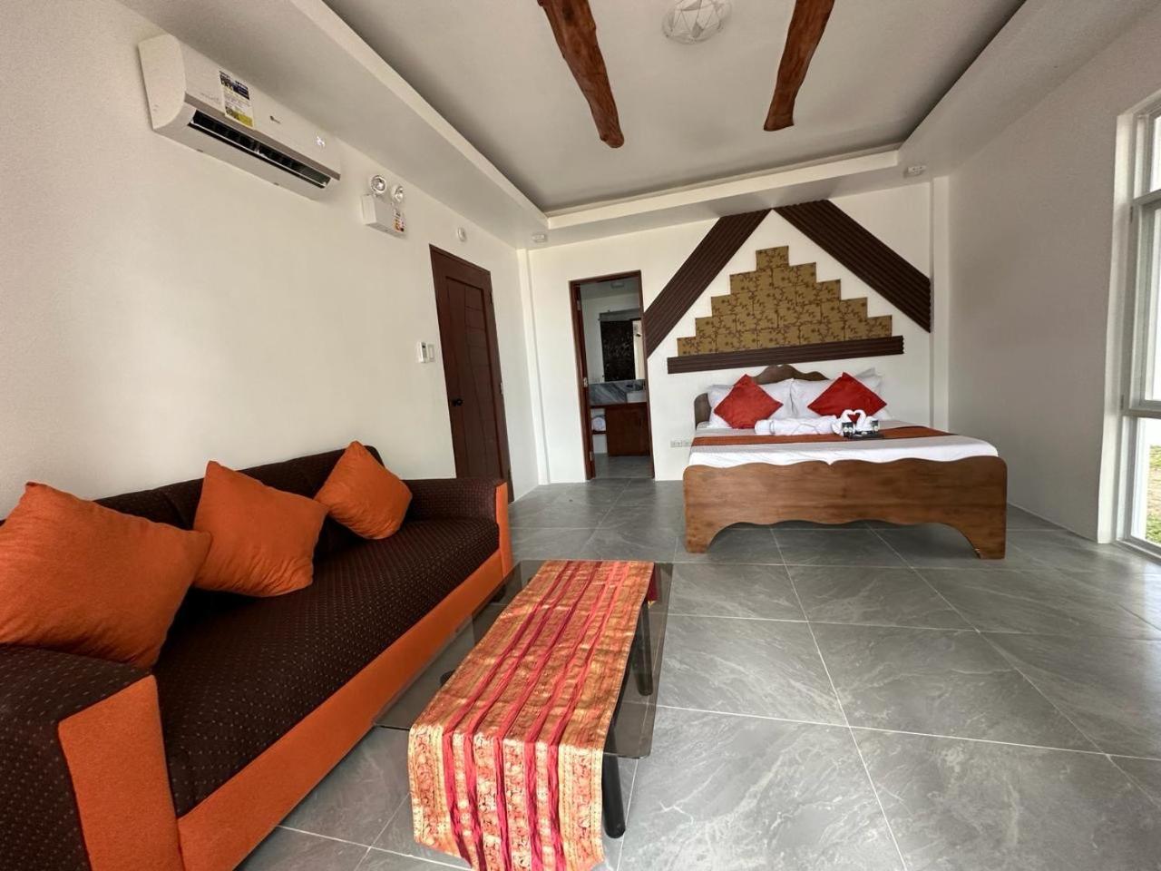 Deluxe Suite with Sea View