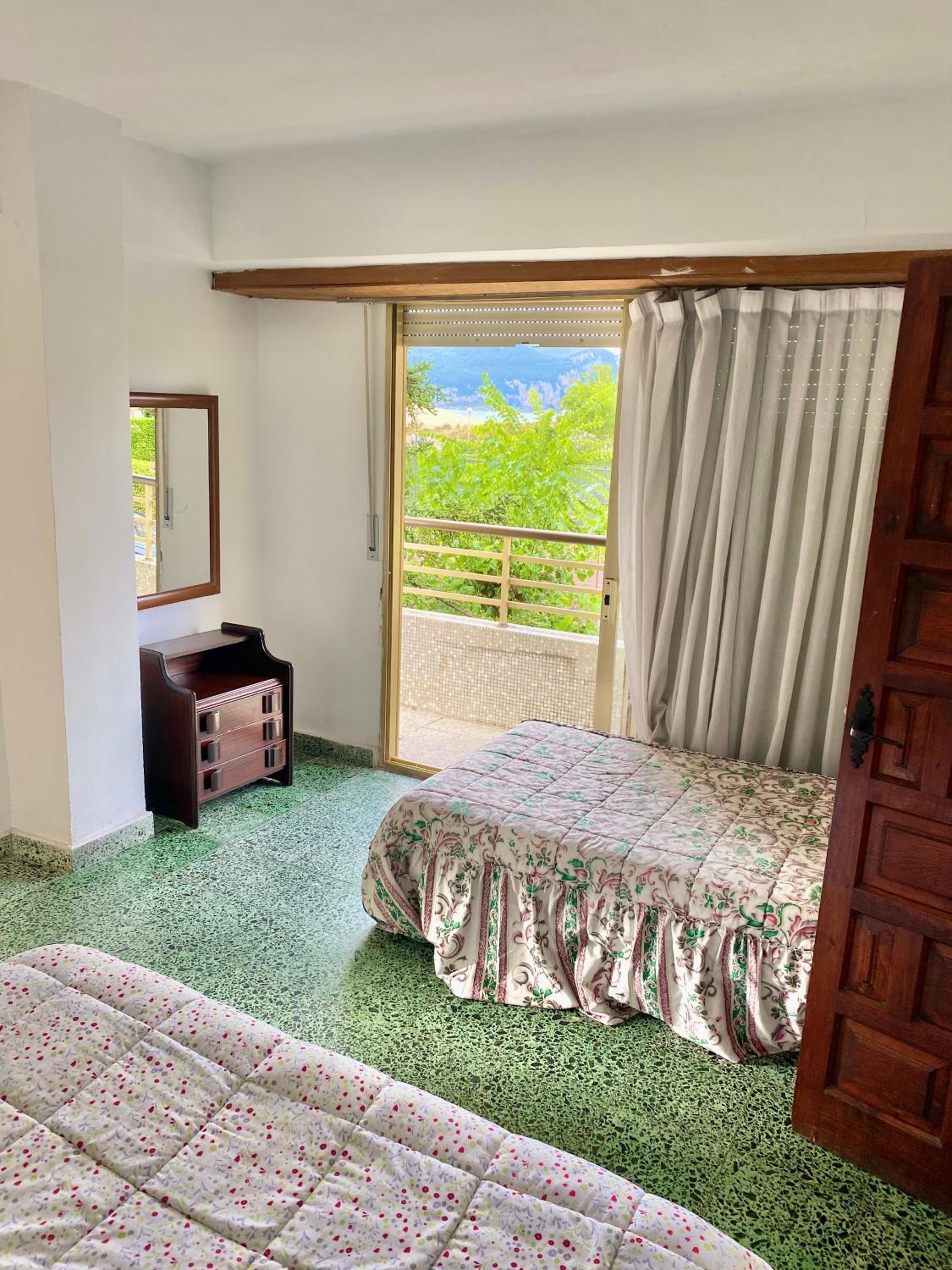Apartamento de tres habitaciones con vista al mar