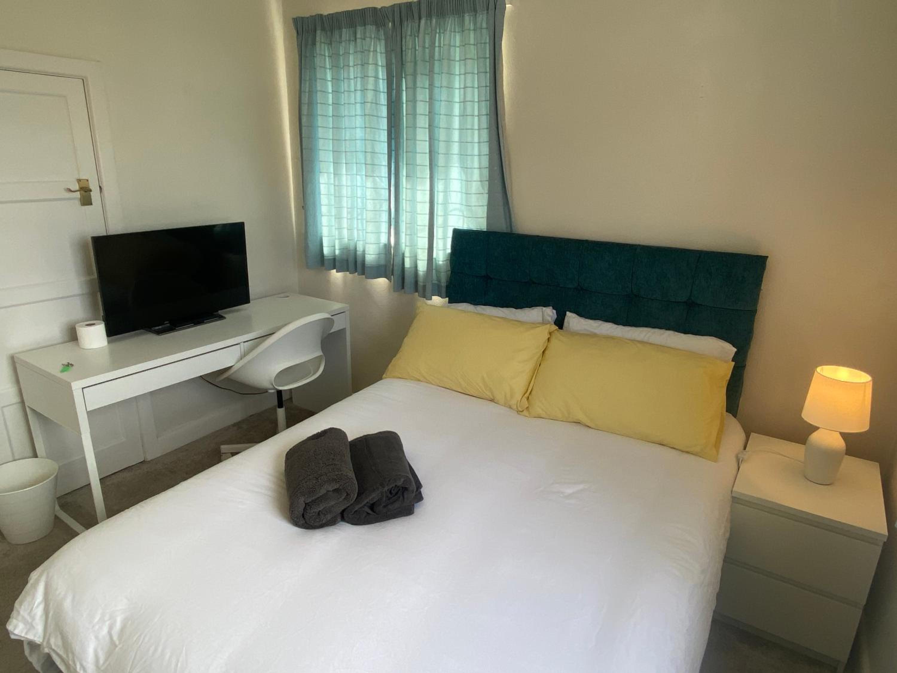 Double Room with Shared Bathroom photo 1