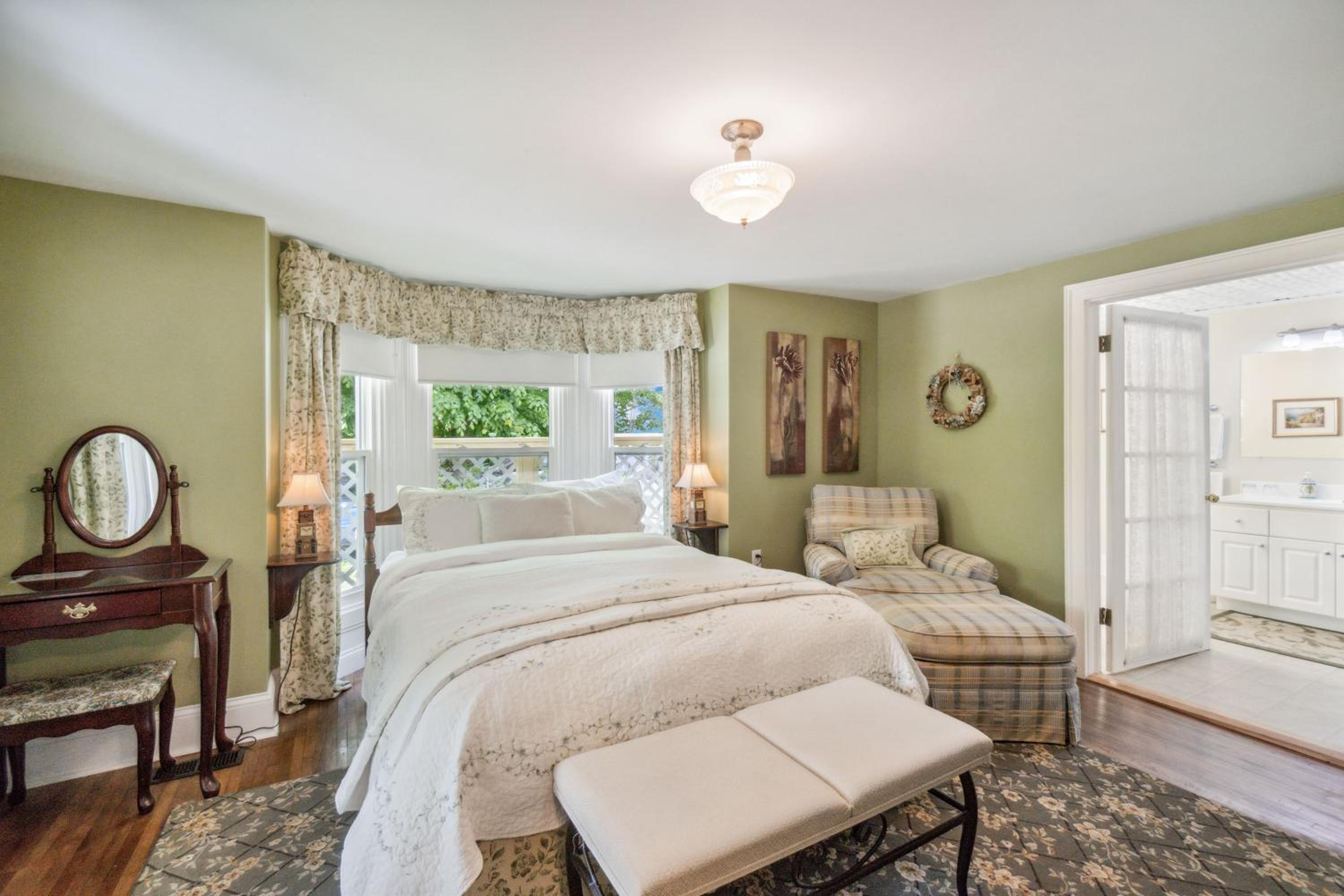 Queen Suite