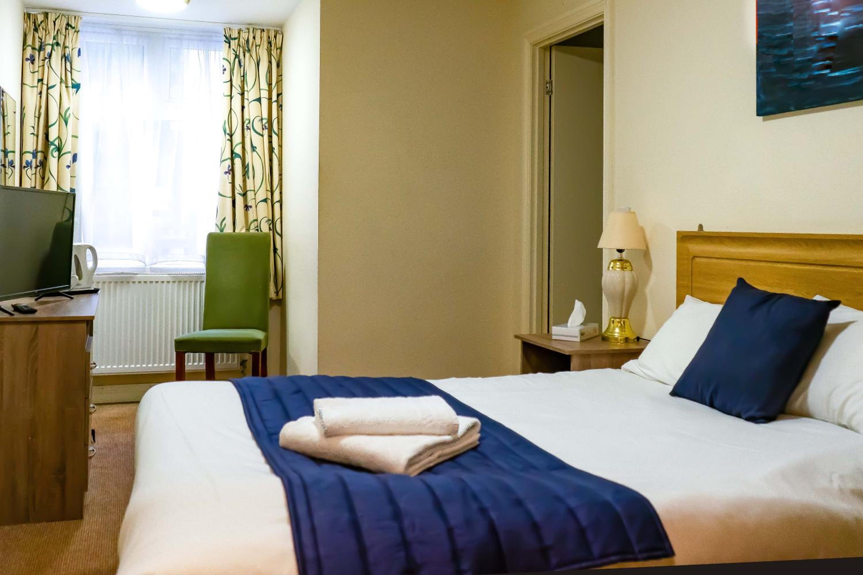 Double Room - Photo 3