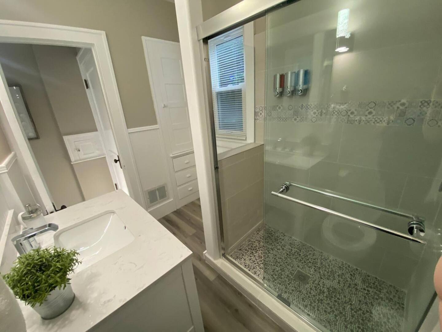 Three-Bedroom House photo 2
