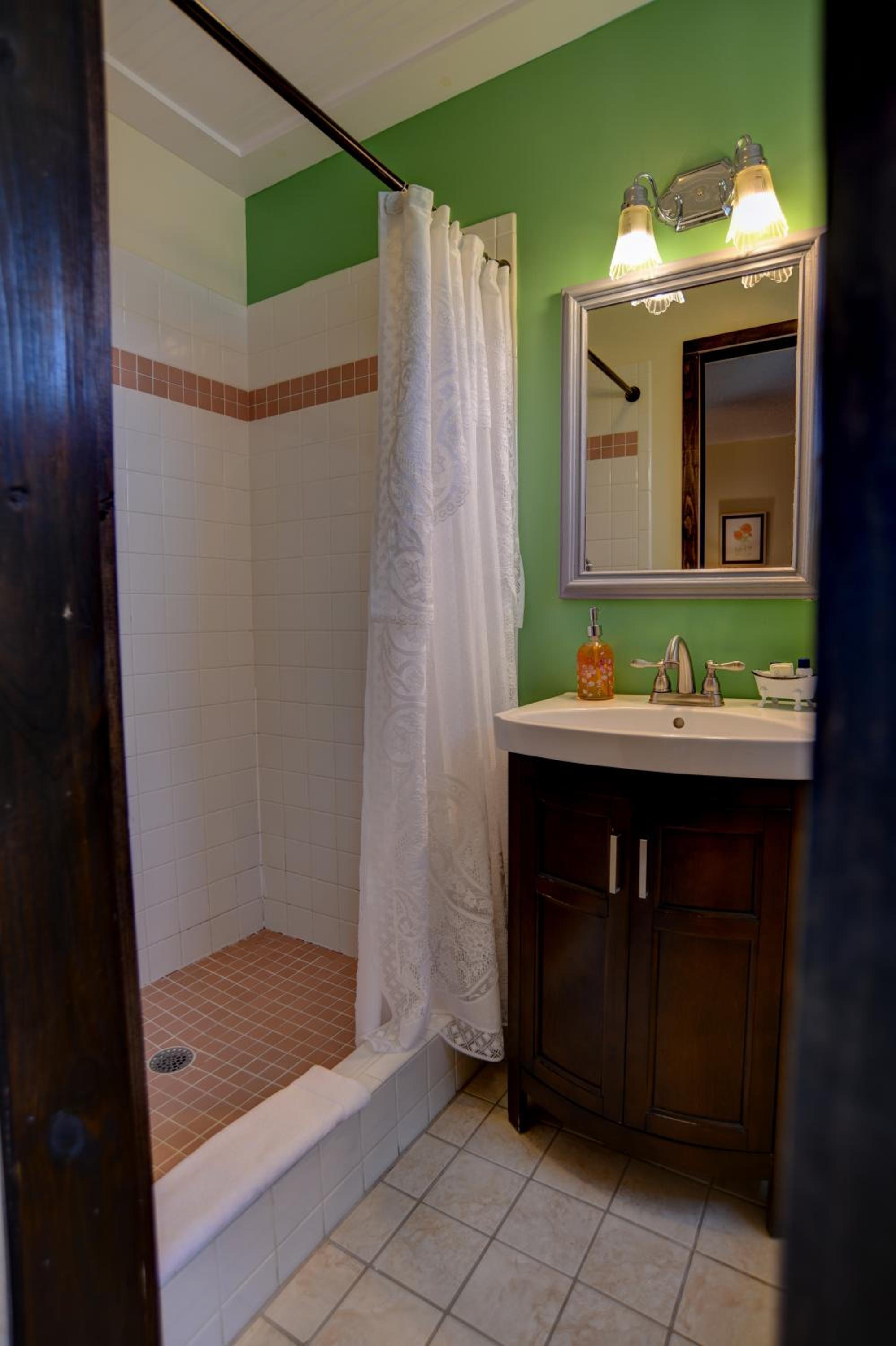 Queen Room photo 3