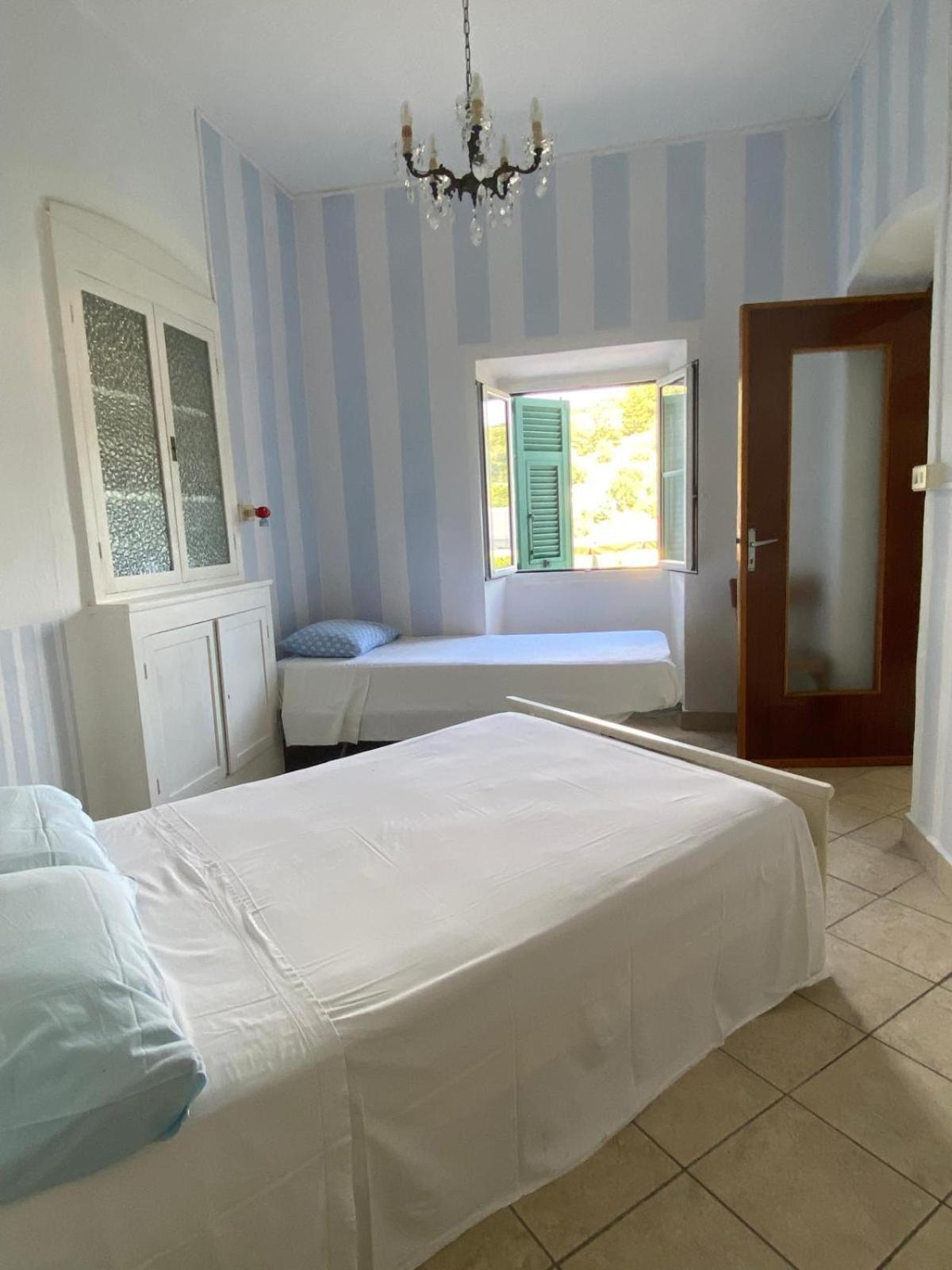 Four-Bedroom House photo 2