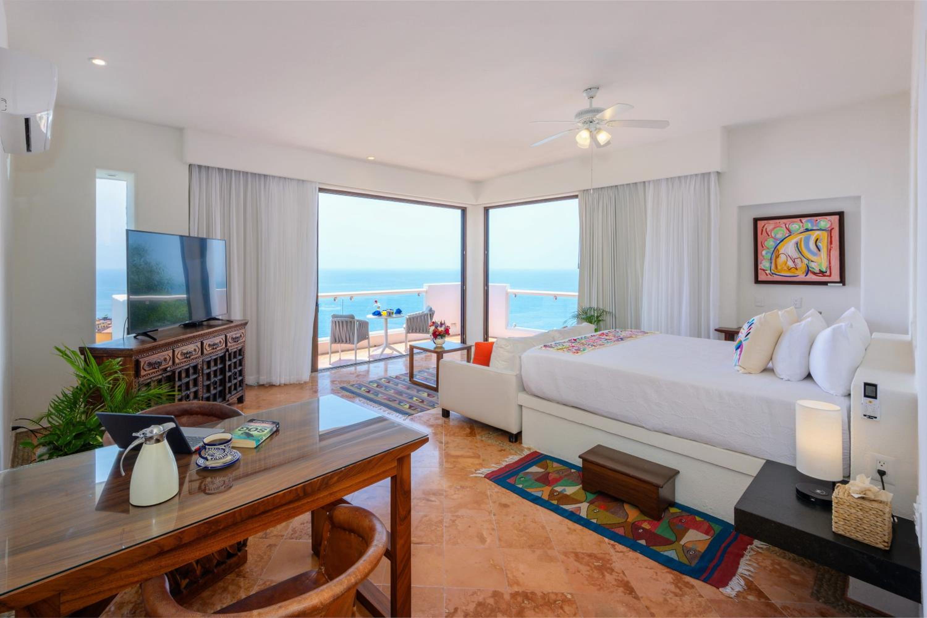 Deluxe Suite with Spa Bath