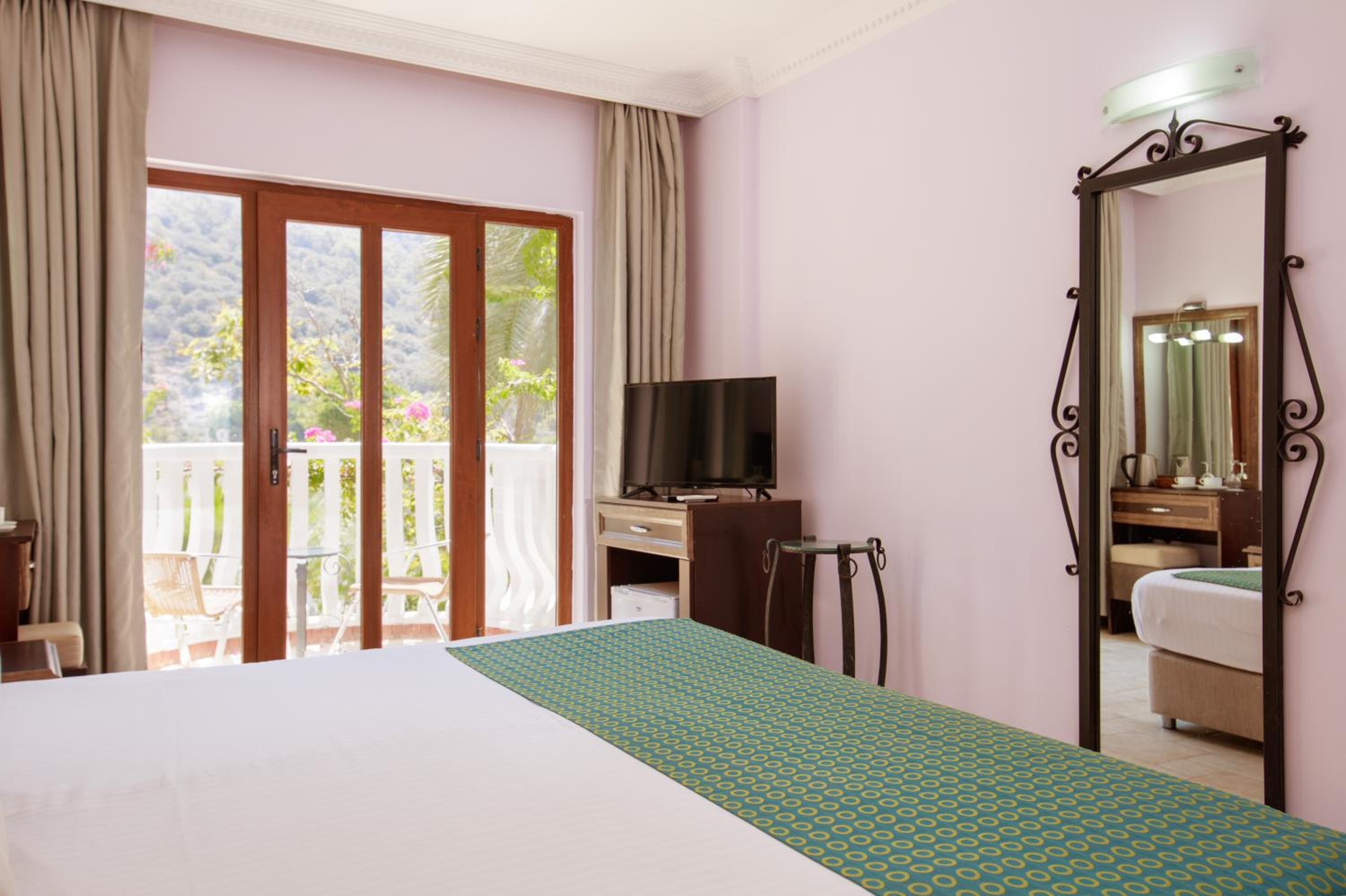 Standard Double Room photo 3