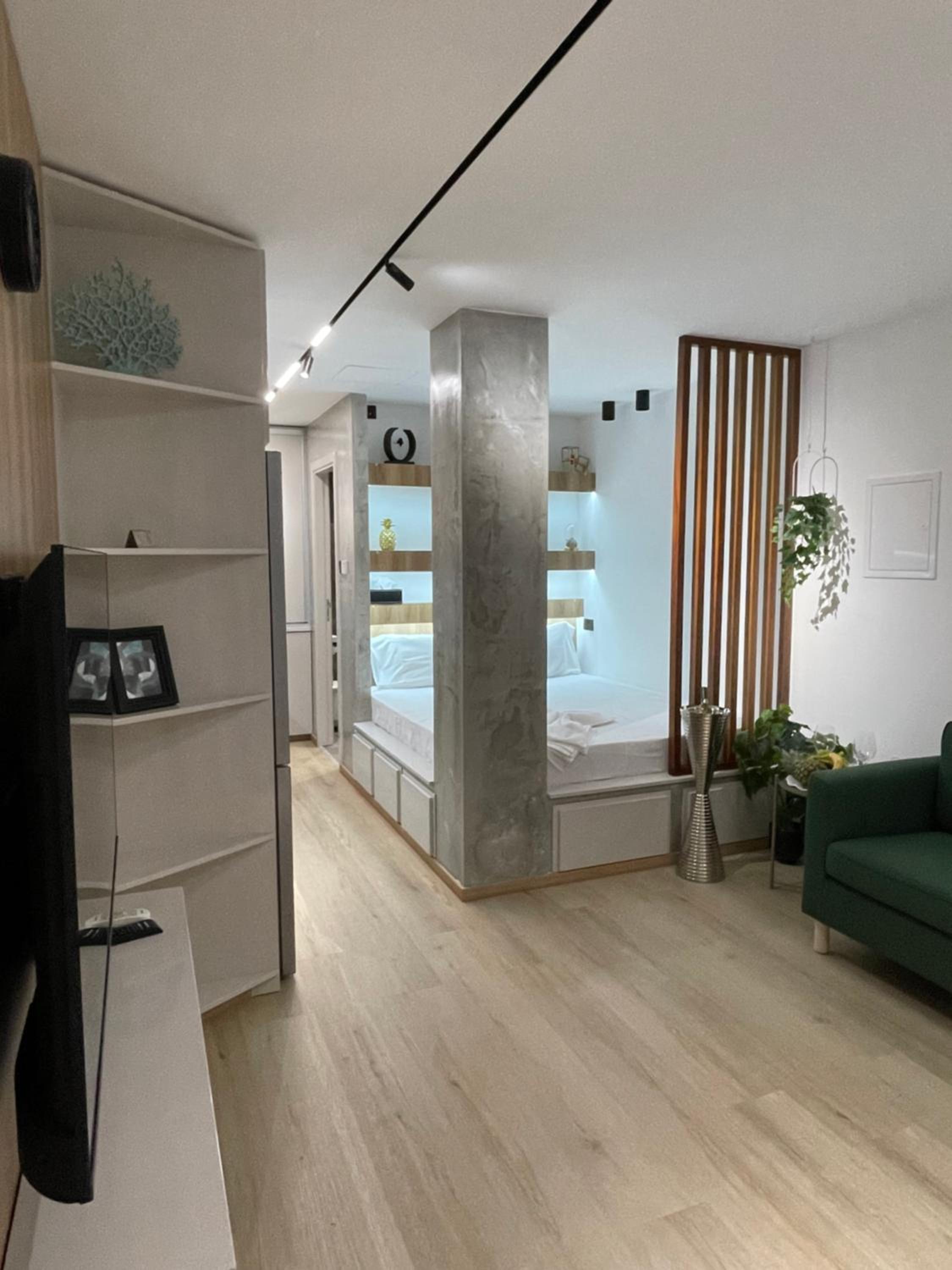 One-Bedroom Apartment photo 1