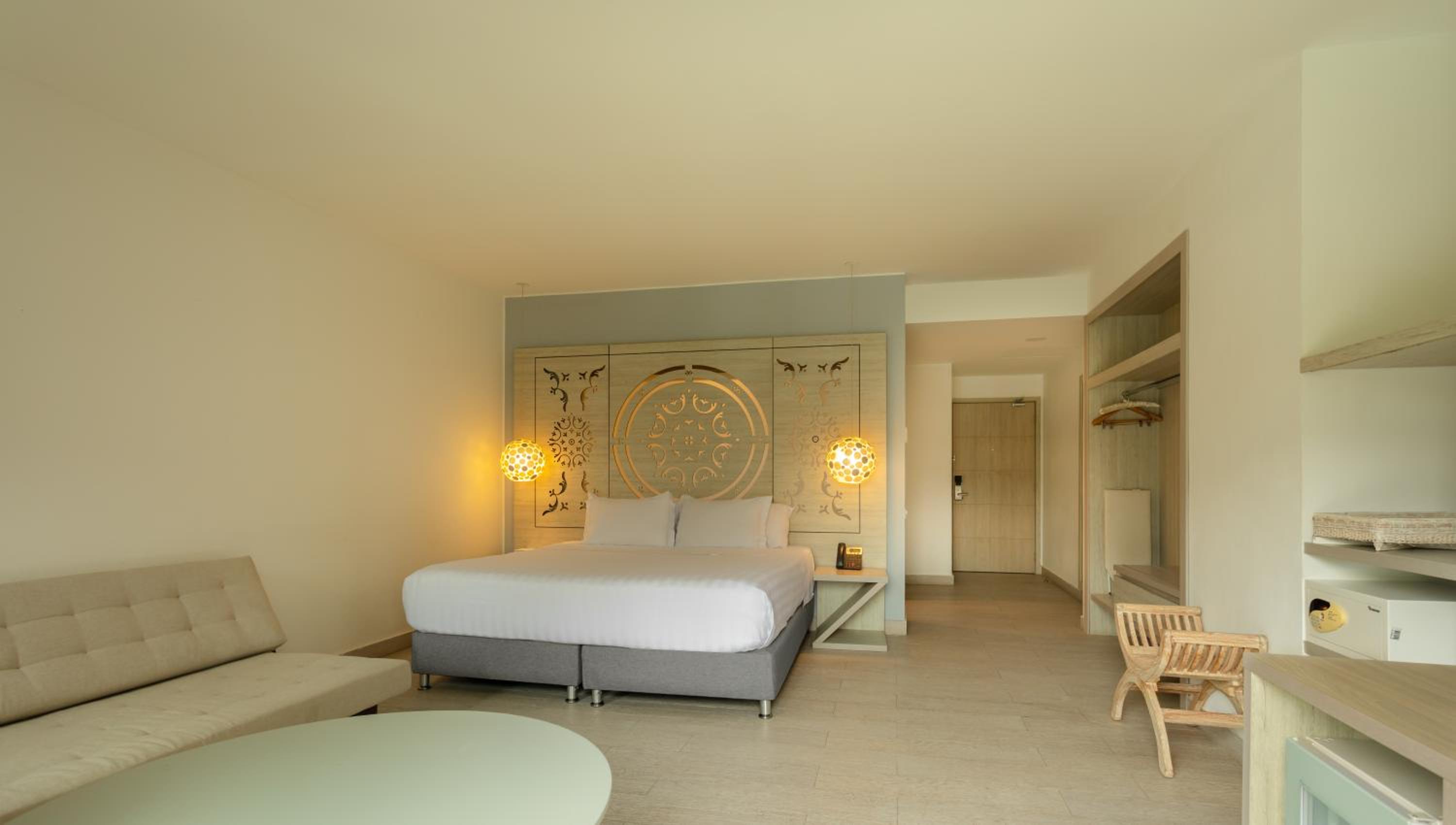 Superior King Room - Photo 2