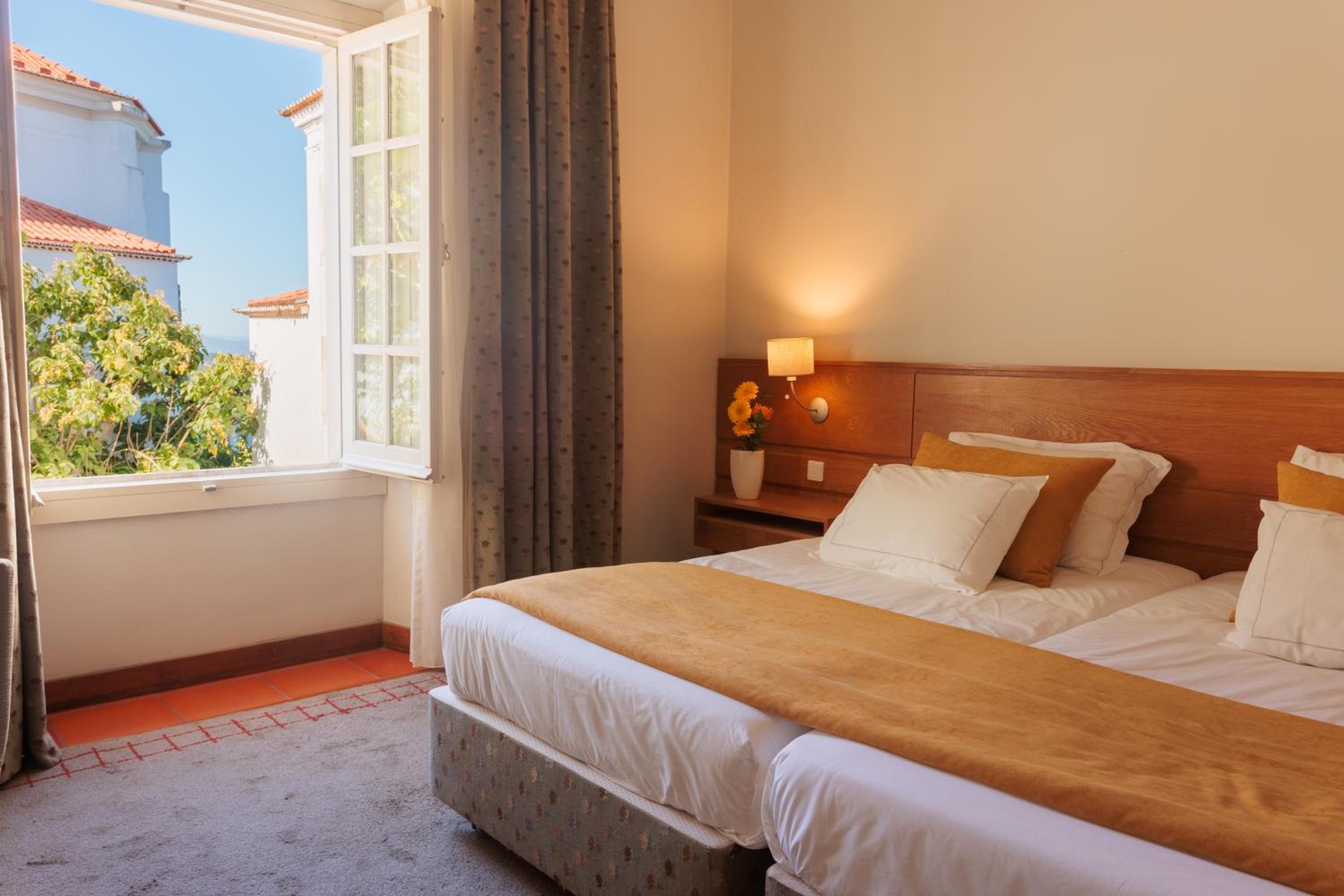 Suite with City View - Photo 4