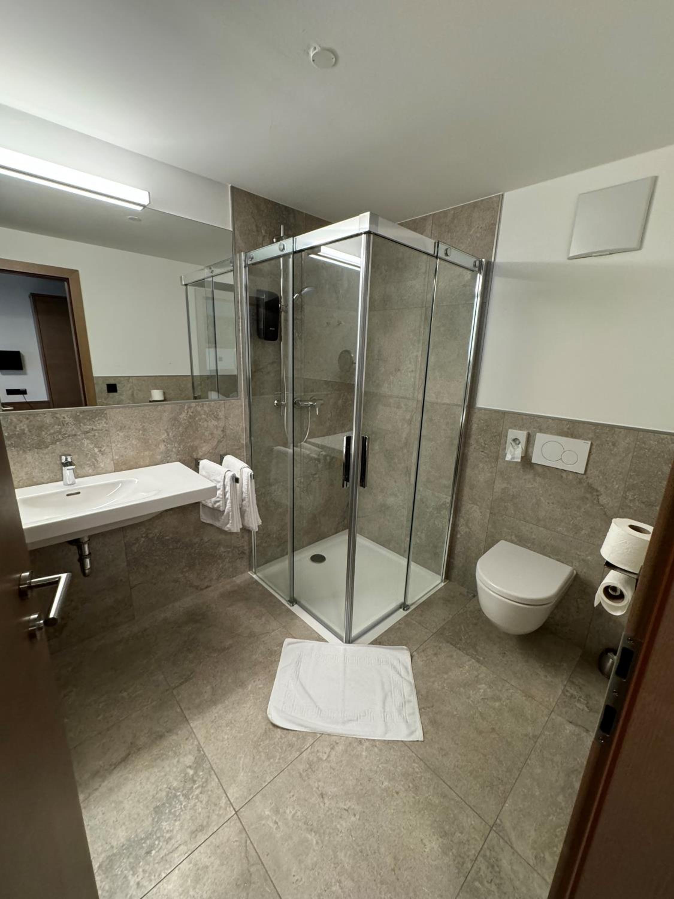Double or Twin Room photo 2