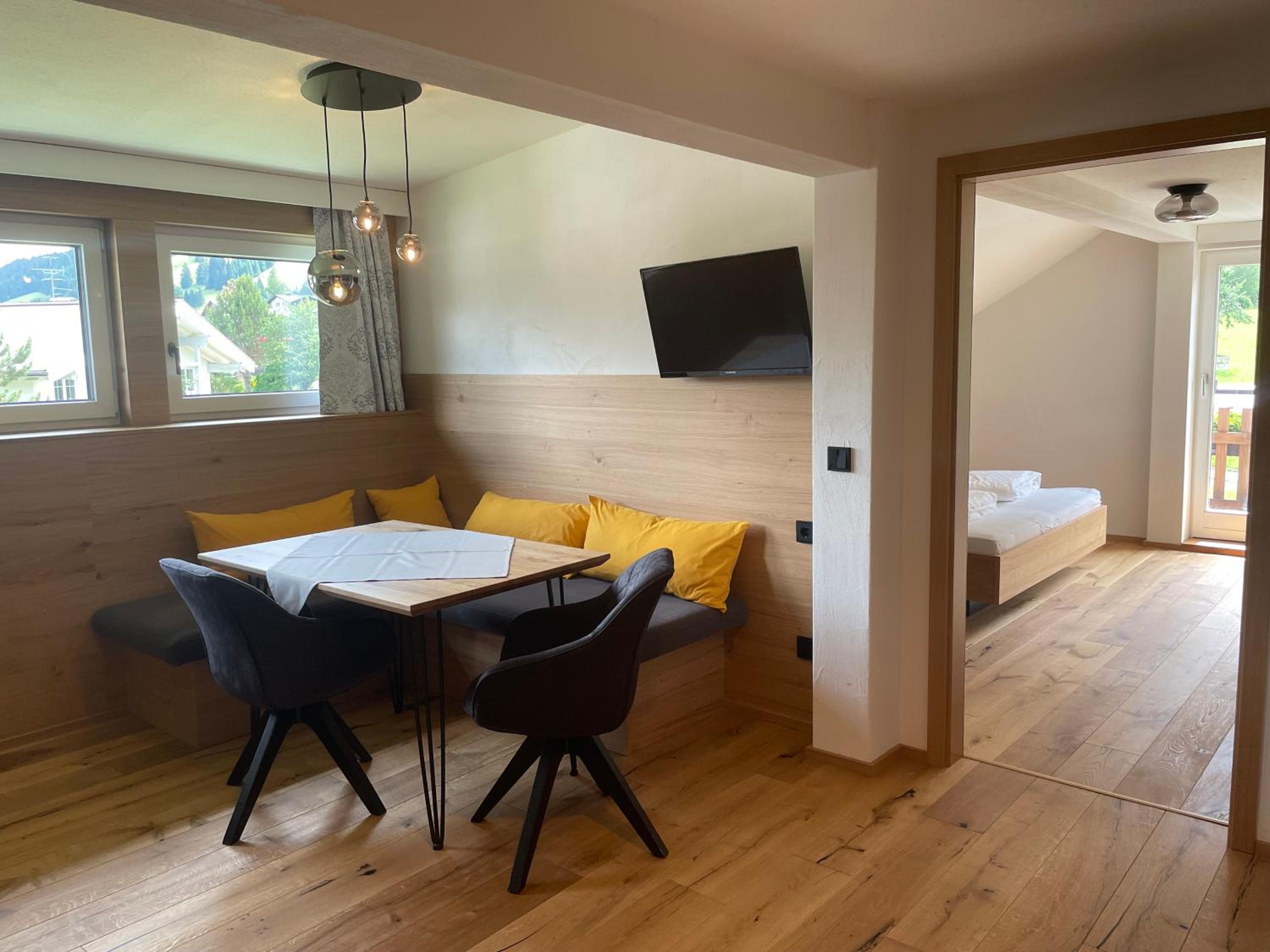 Apartment with Mountain View photo 3