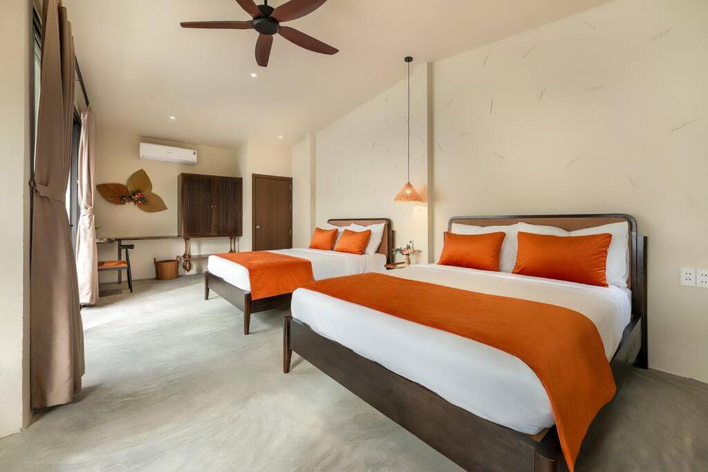 Villa photo 2