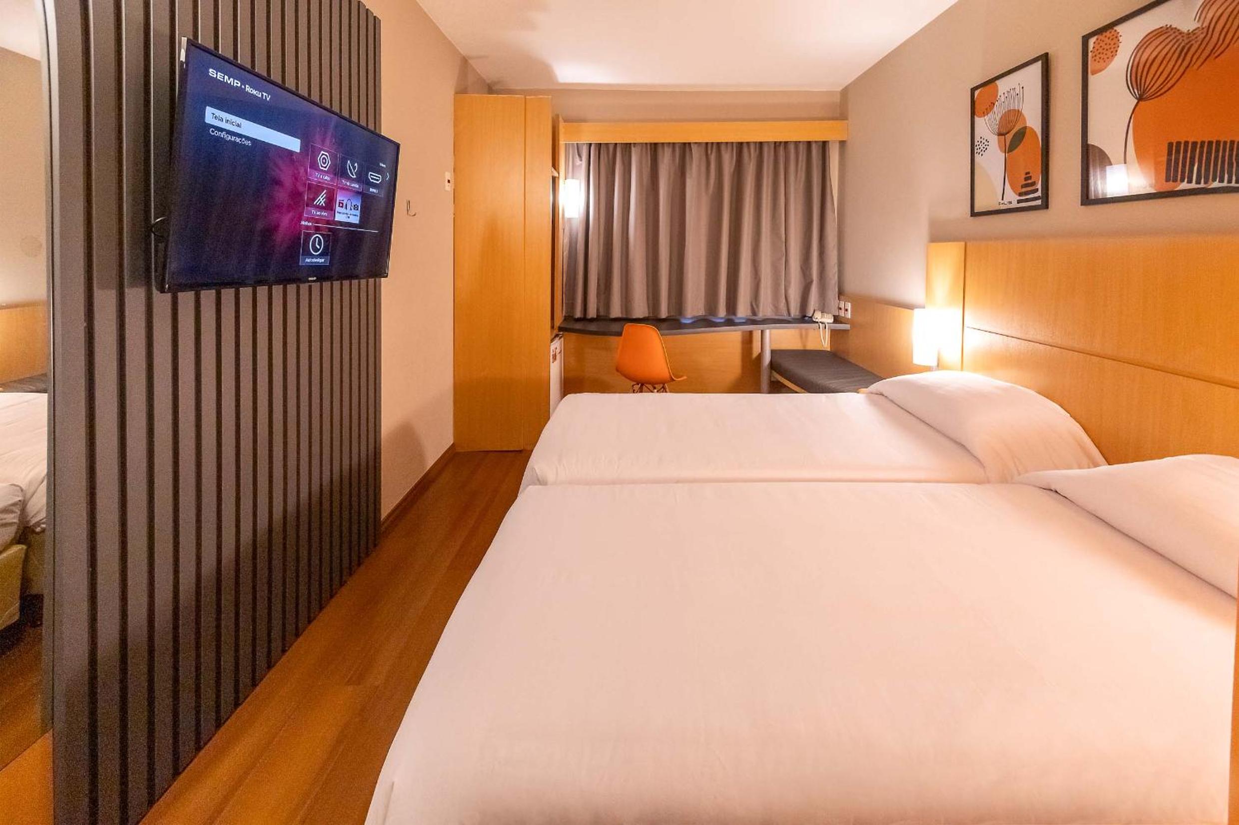 Standard Twin Room - Photo 6