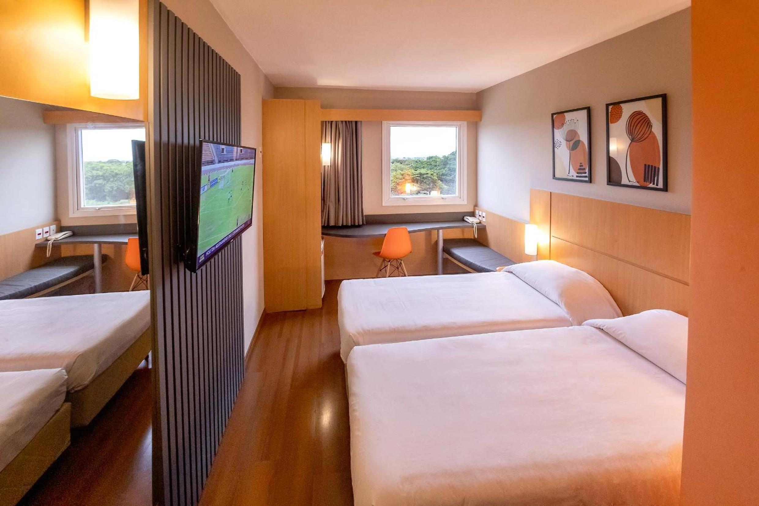 Standard Twin Room - Photo 7