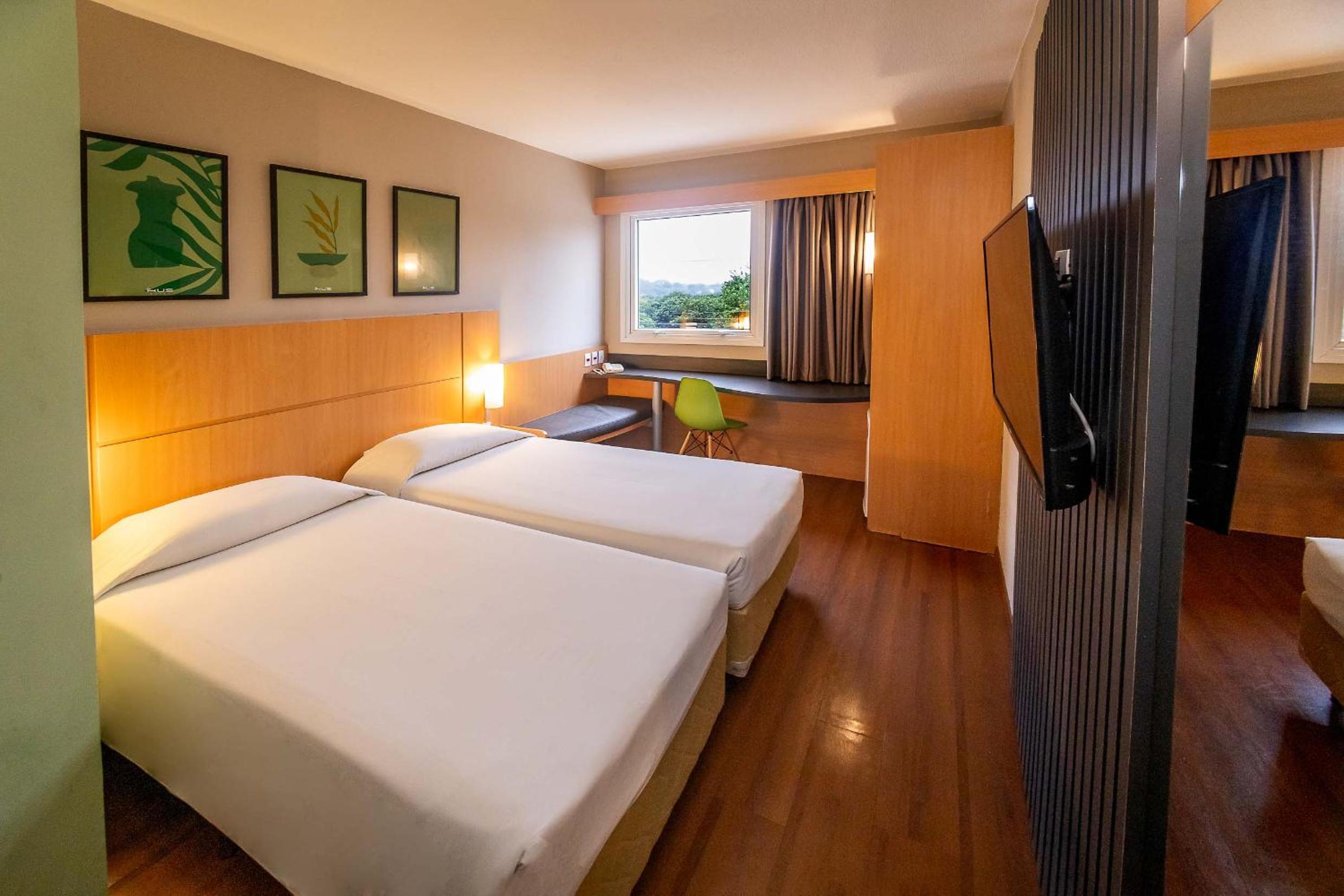 Standard Twin Room - Photo 1
