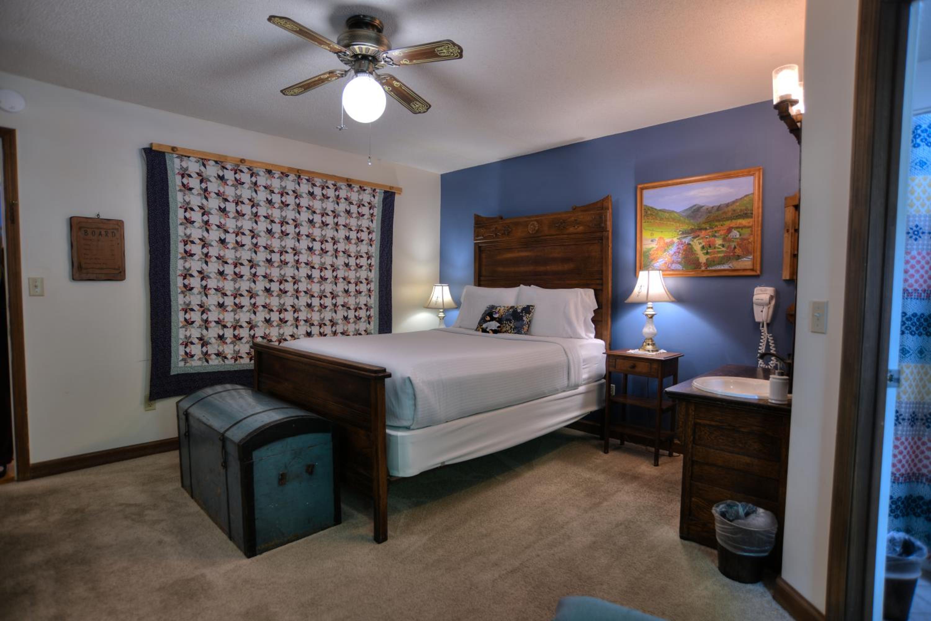 Standard Queen Room
