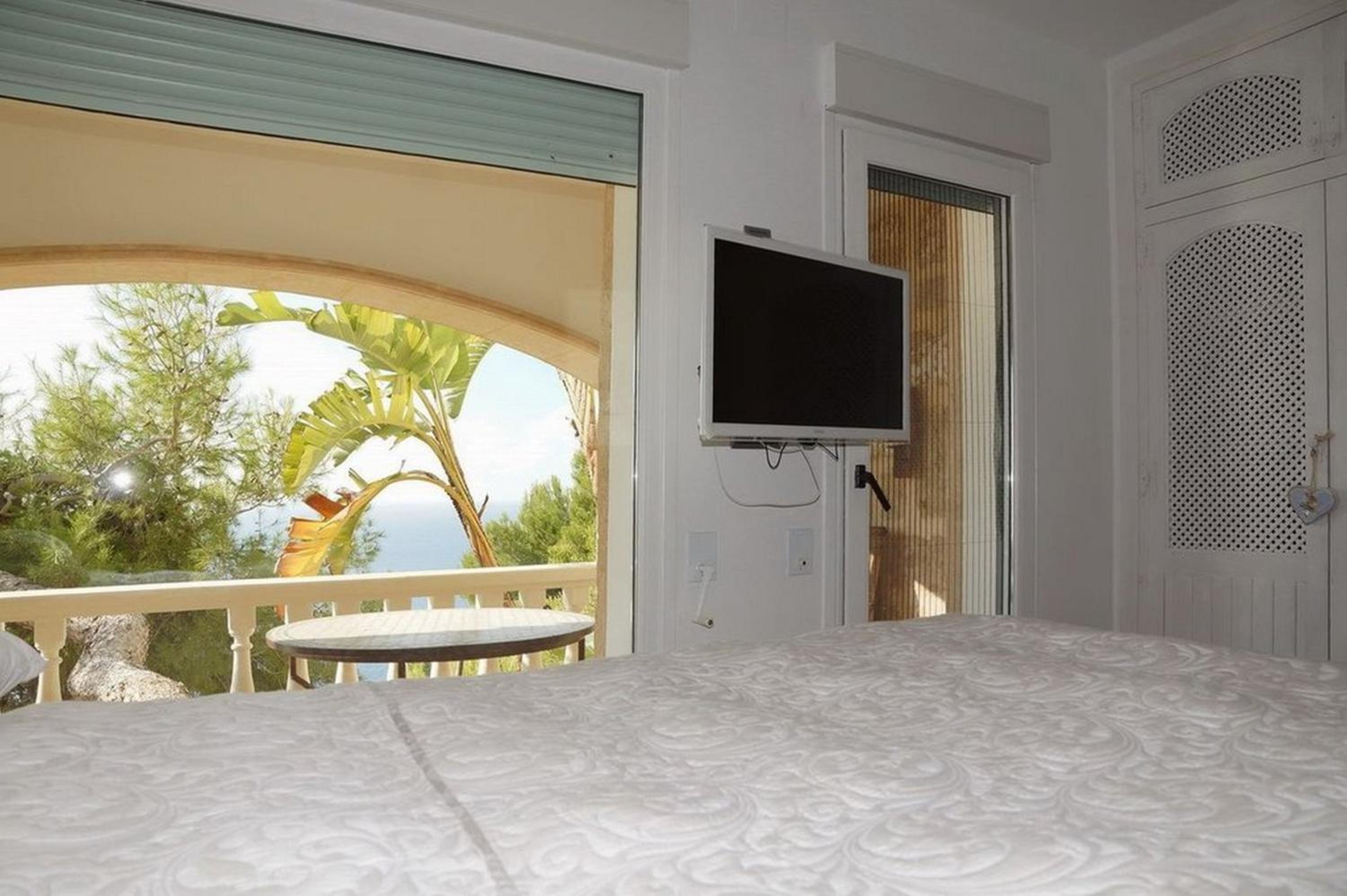 Double Room With Private Bathroom photo 2